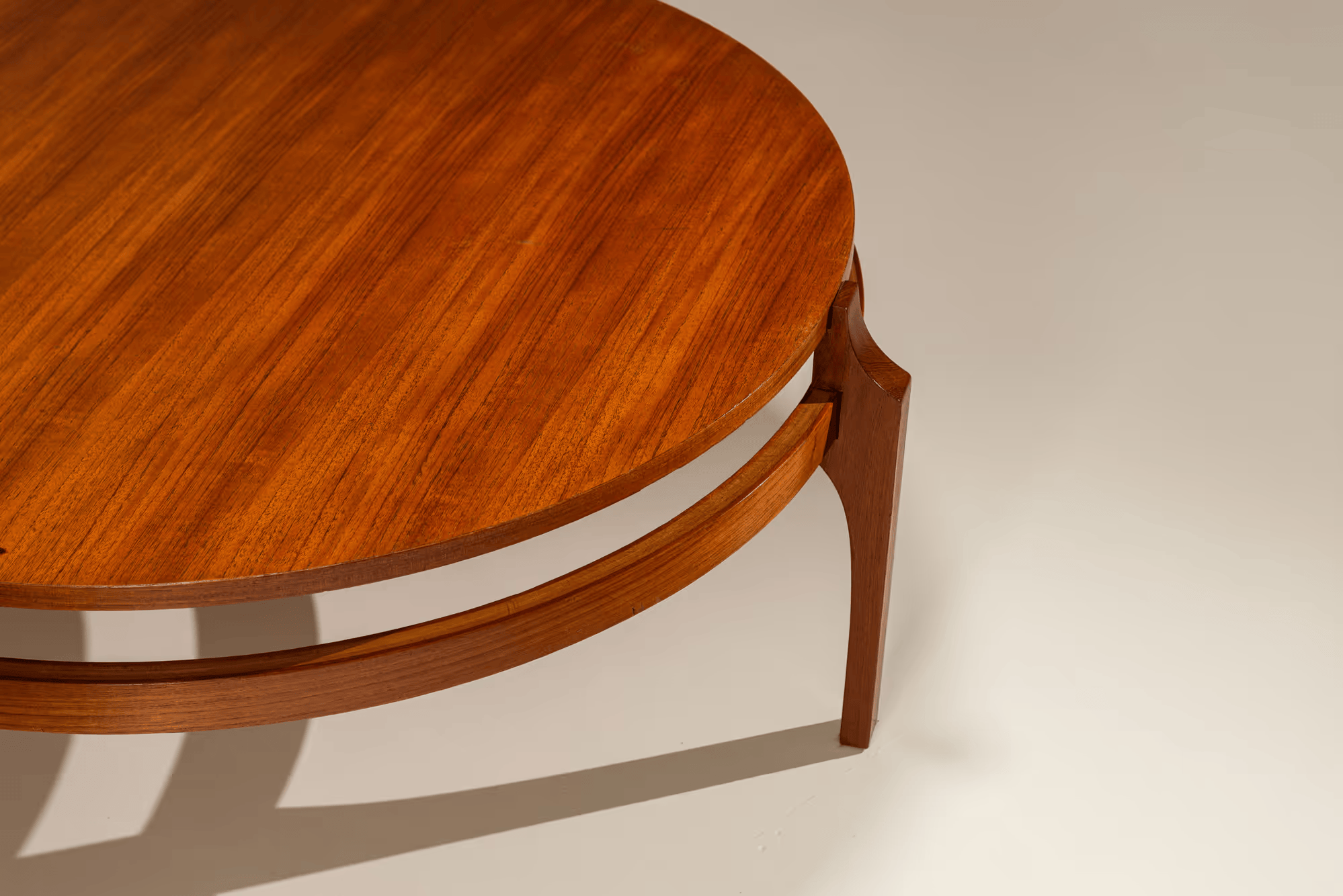 Round_Tripod_Teak_Coffee_Table,_Italy_1960s
