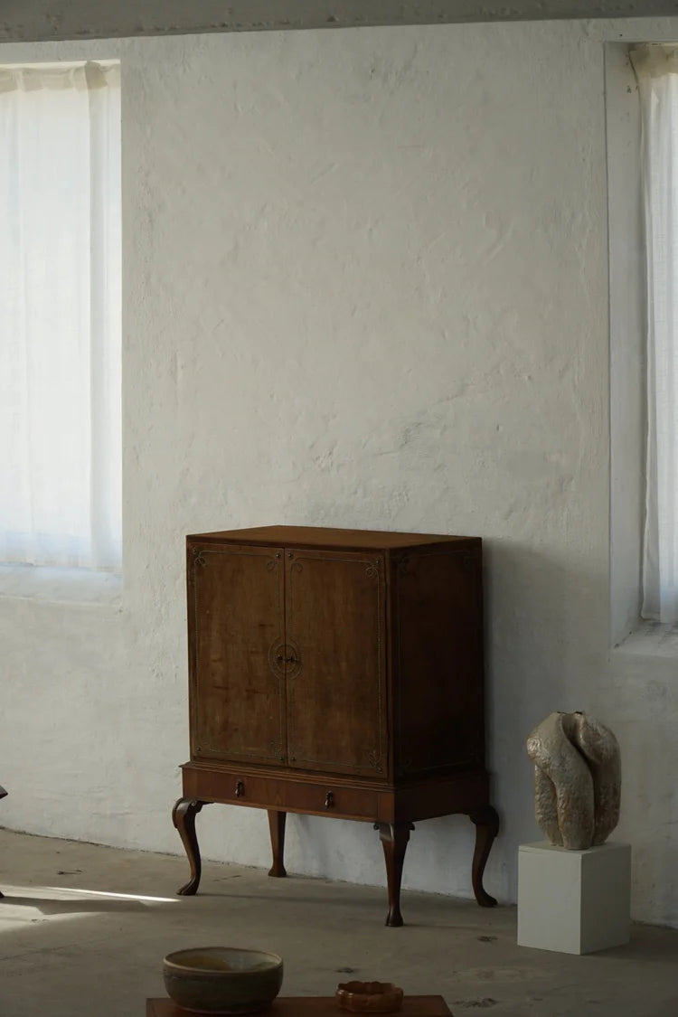 Royal_Cabinetmaker_Oak_Cabinet_by_C.B._Hansens_Etablissement,_Danish_Arts_and_Crafts_Storage_Cabinet
