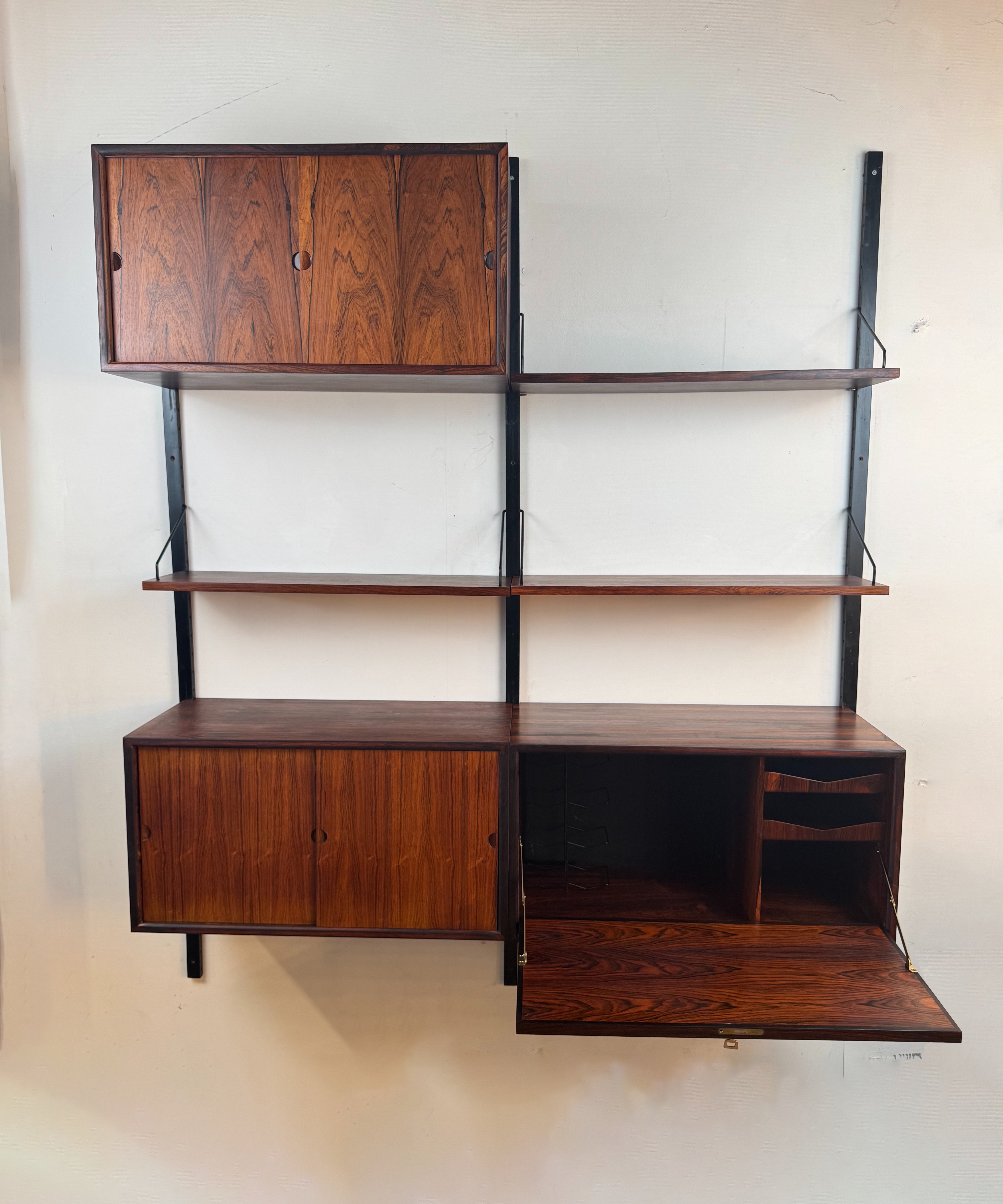 Poul_Cadovius_Royal_System_Rosewood_Wall_Unit_for_Cado,_Denmark,_1960s