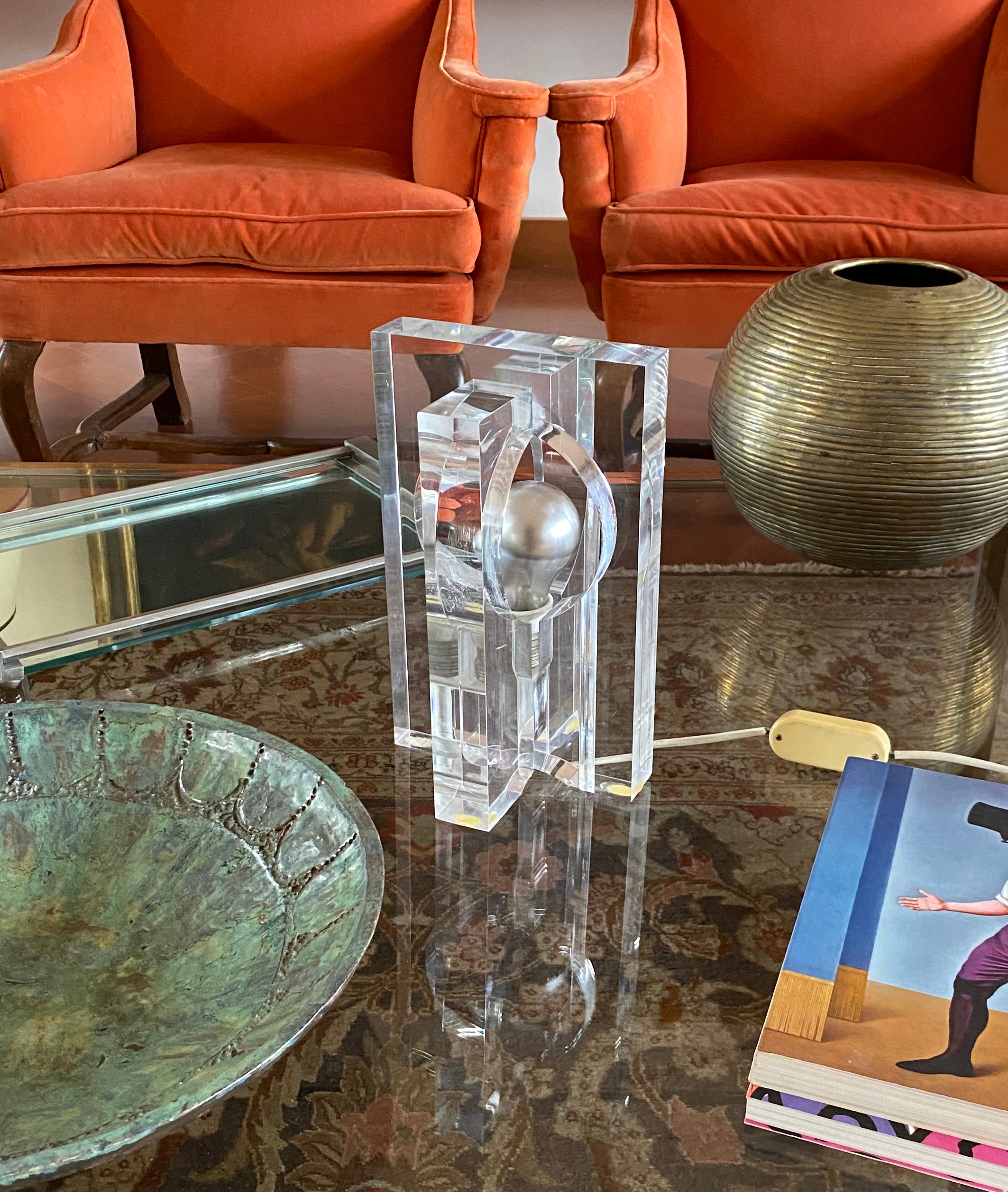 Sandro_Petti_Hollywood_Regency_Lucite_Table_Lamp_for_Angolometallarte,_Italy_1970s