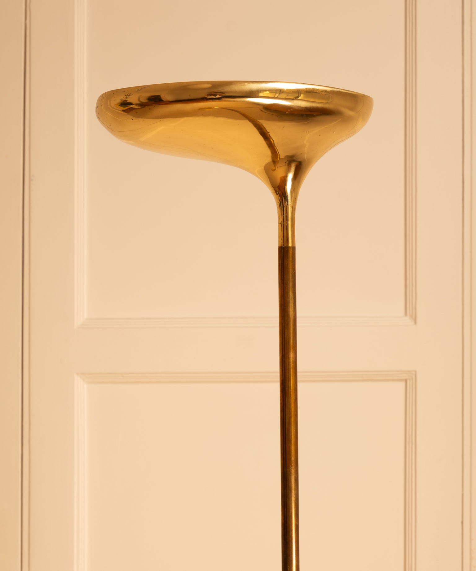 Giovanni_Santoni_Brass_Sculptural_Floor_Uplighter,_Italy_1970s