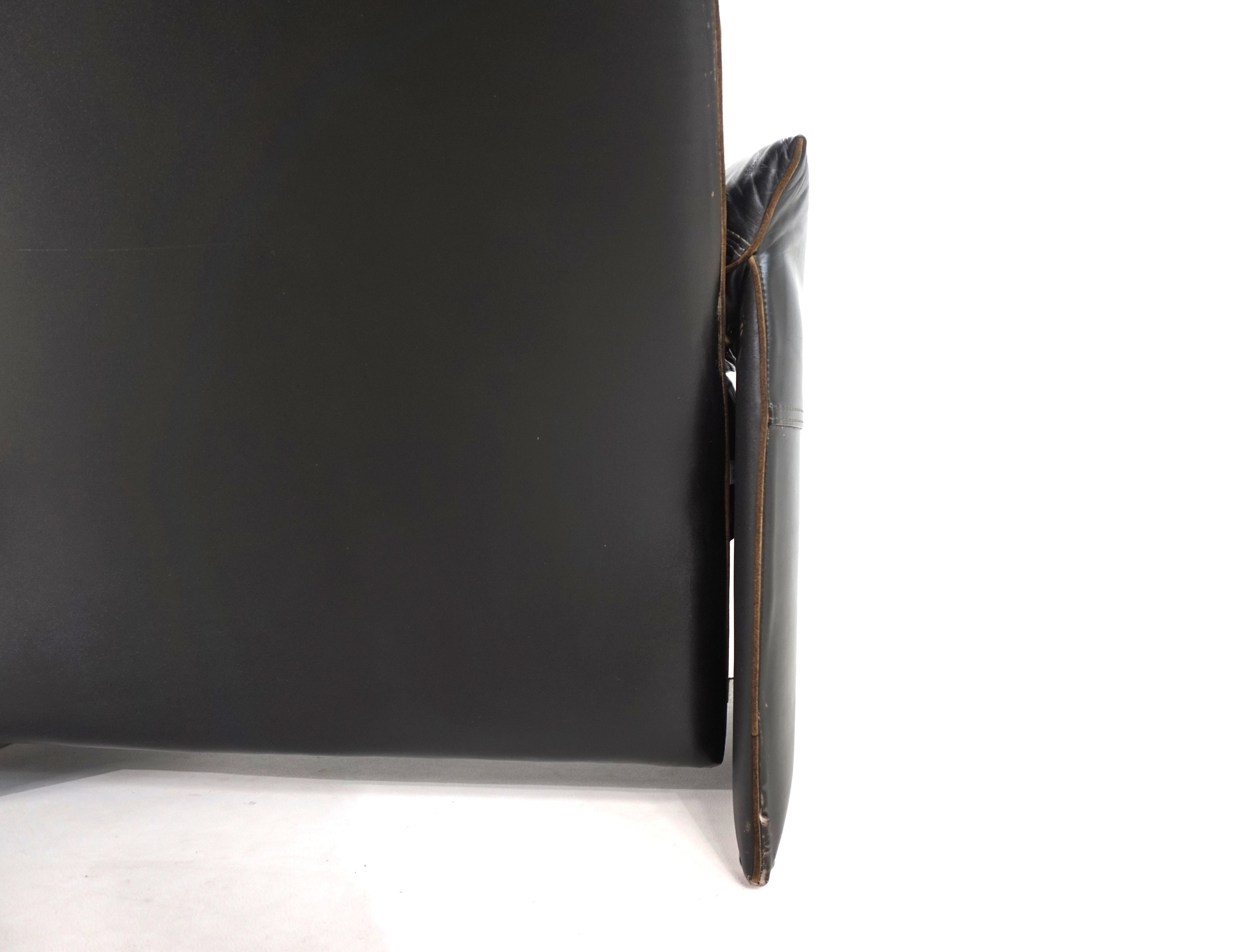 Saporiti_Italia_leather_armchair_by_Giovanni_Offredi,_1970