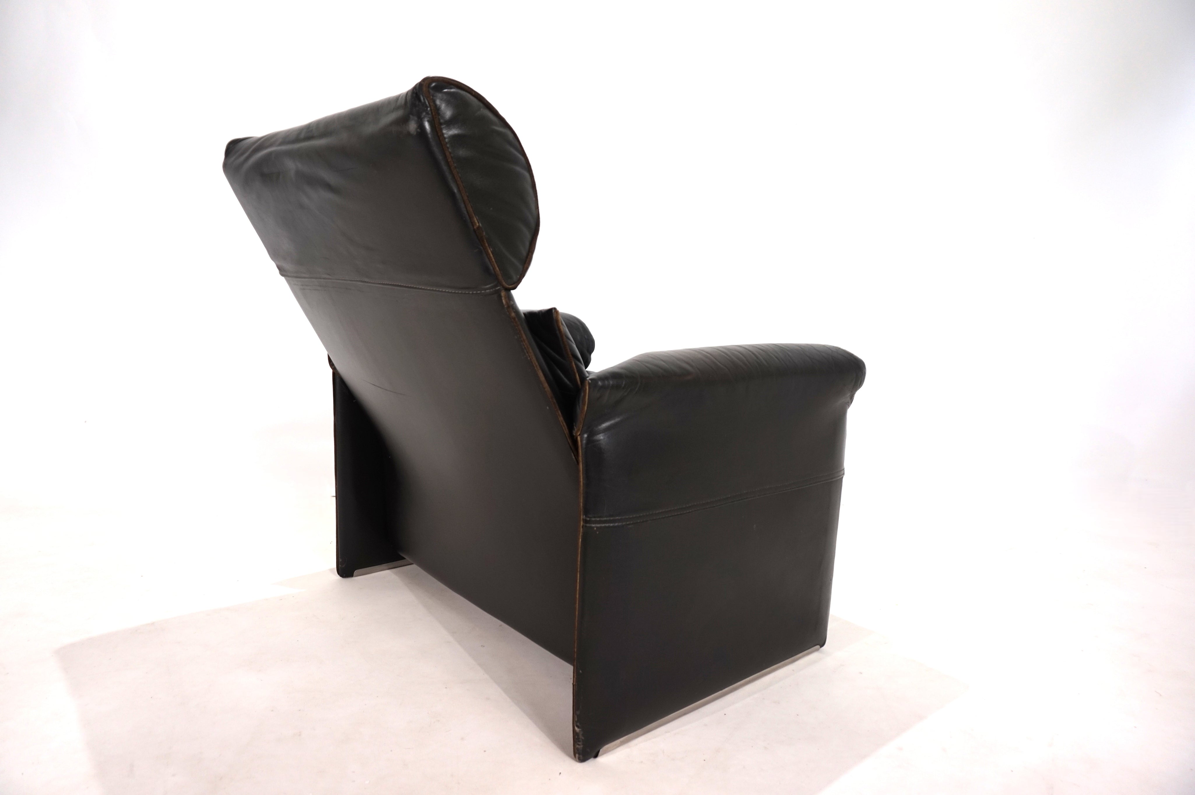 Saporiti_Italia_leather_armchair_by_Giovanni_Offredi,_1970