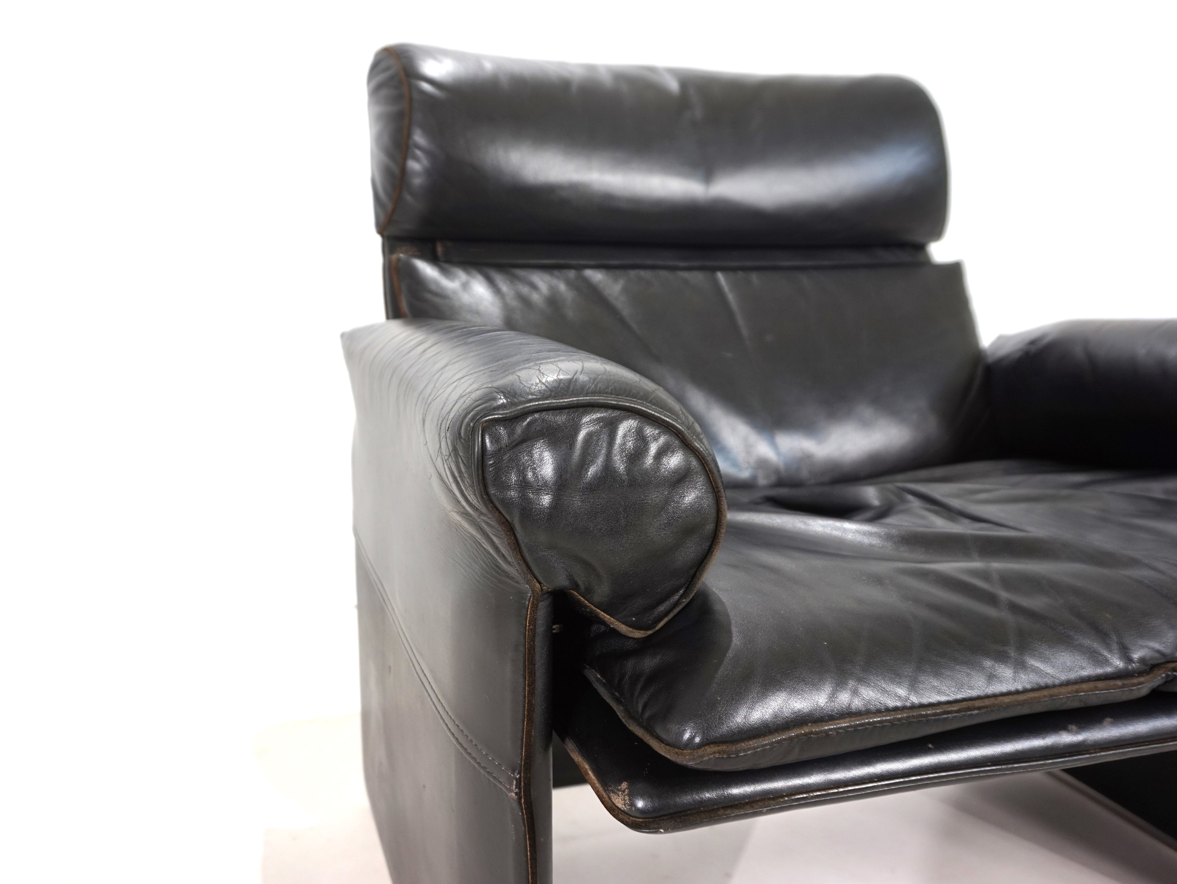 Saporiti_Italia_leather_armchair_by_Giovanni_Offredi,_1970