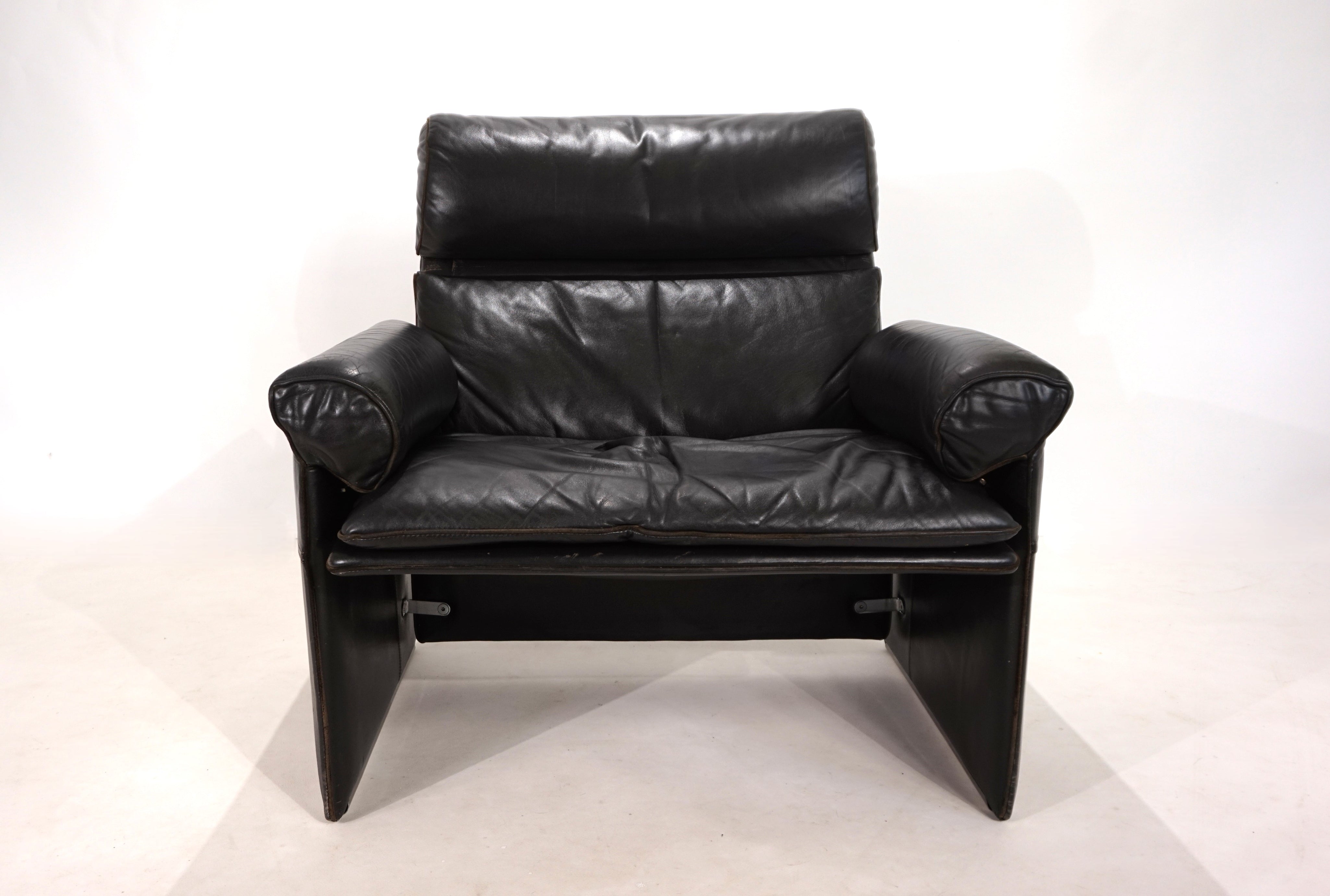 Saporiti_Italia_leather_armchair_by_Giovanni_Offredi,_1970