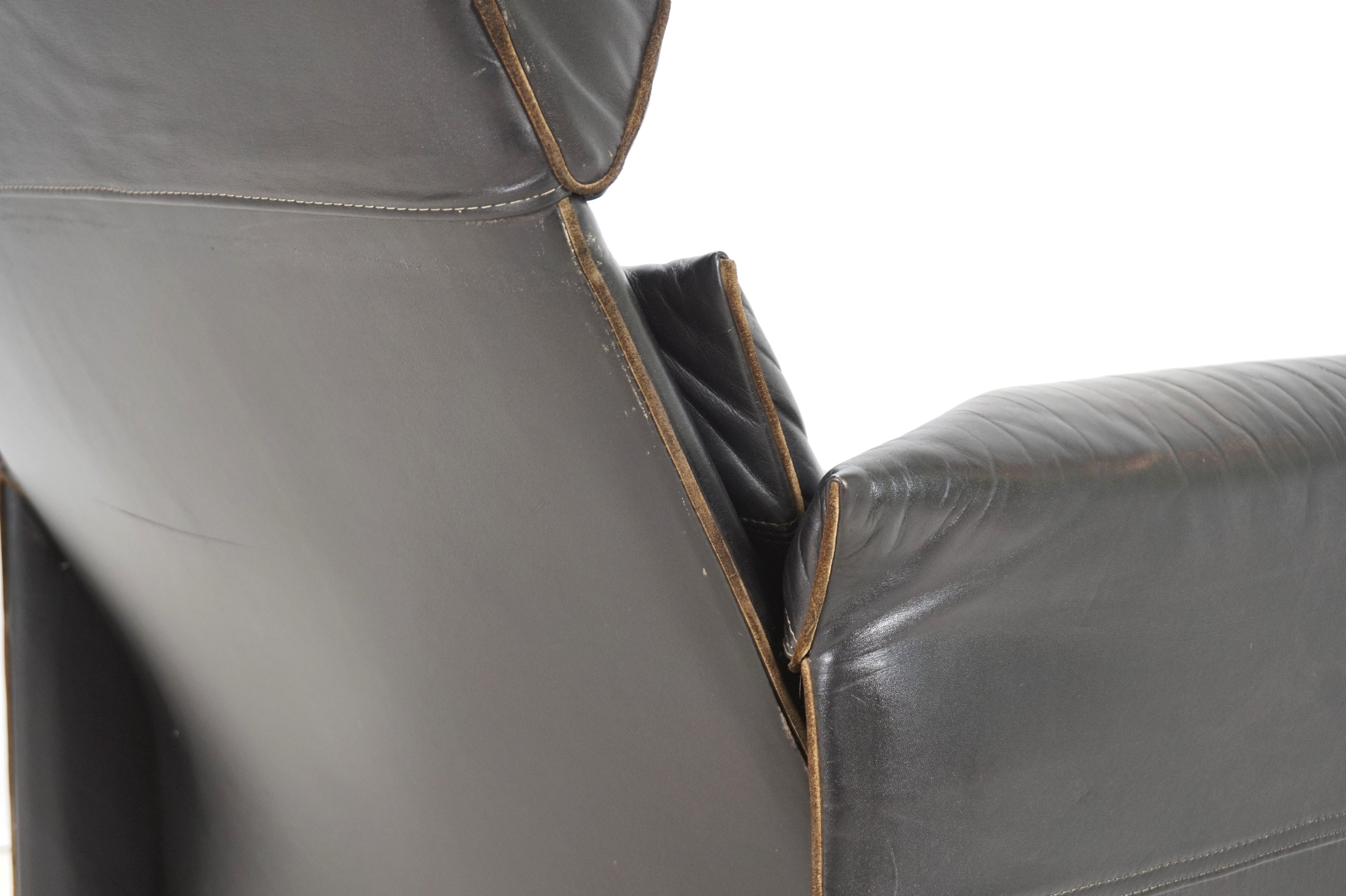 Saporiti_Italia_leather_armchair_by_Giovanni_Offredi,_1970