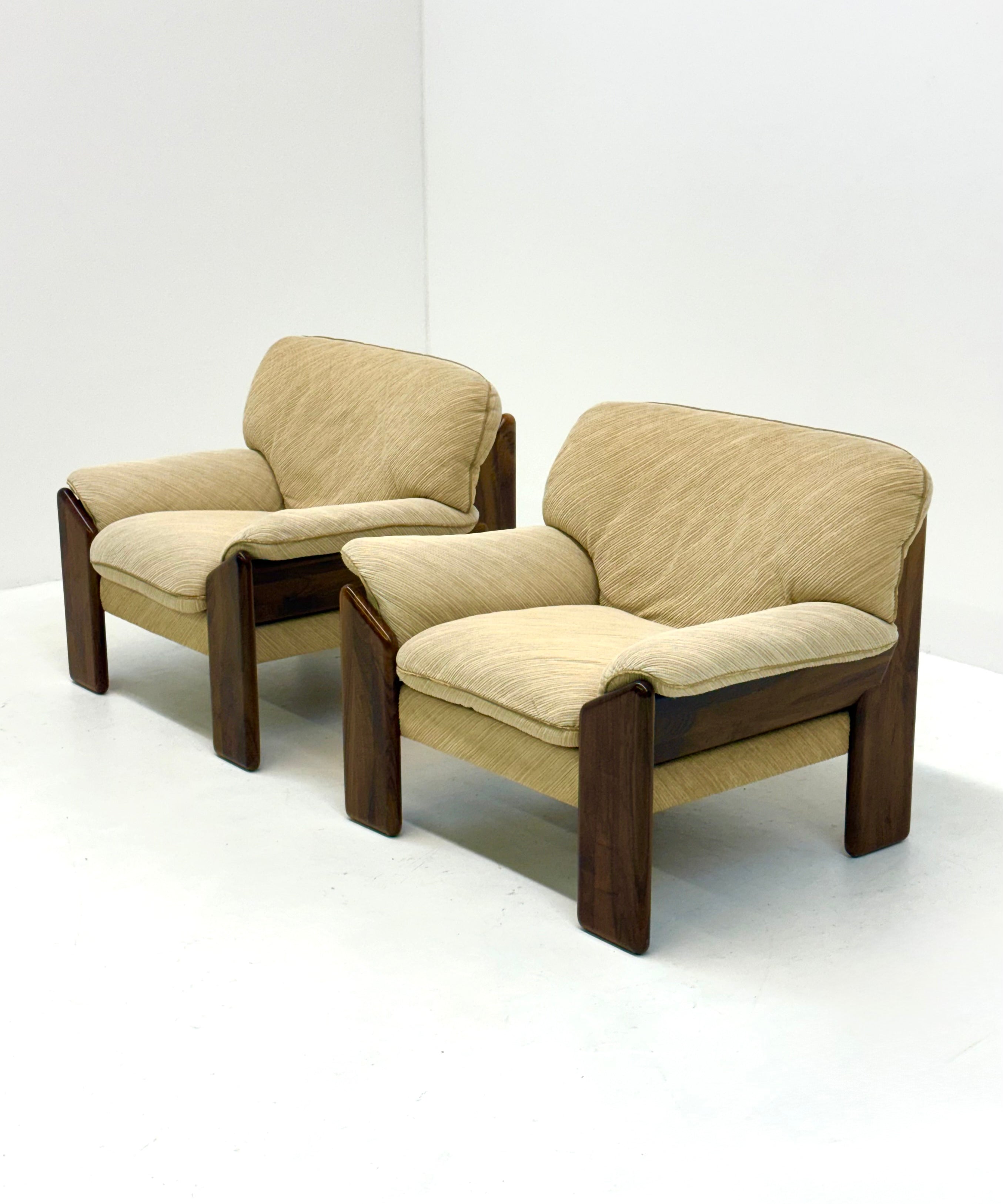 1970s_Sapporo_Armchair_by_Mario_Marenco_for_Mobil_Girgi,_Italy
