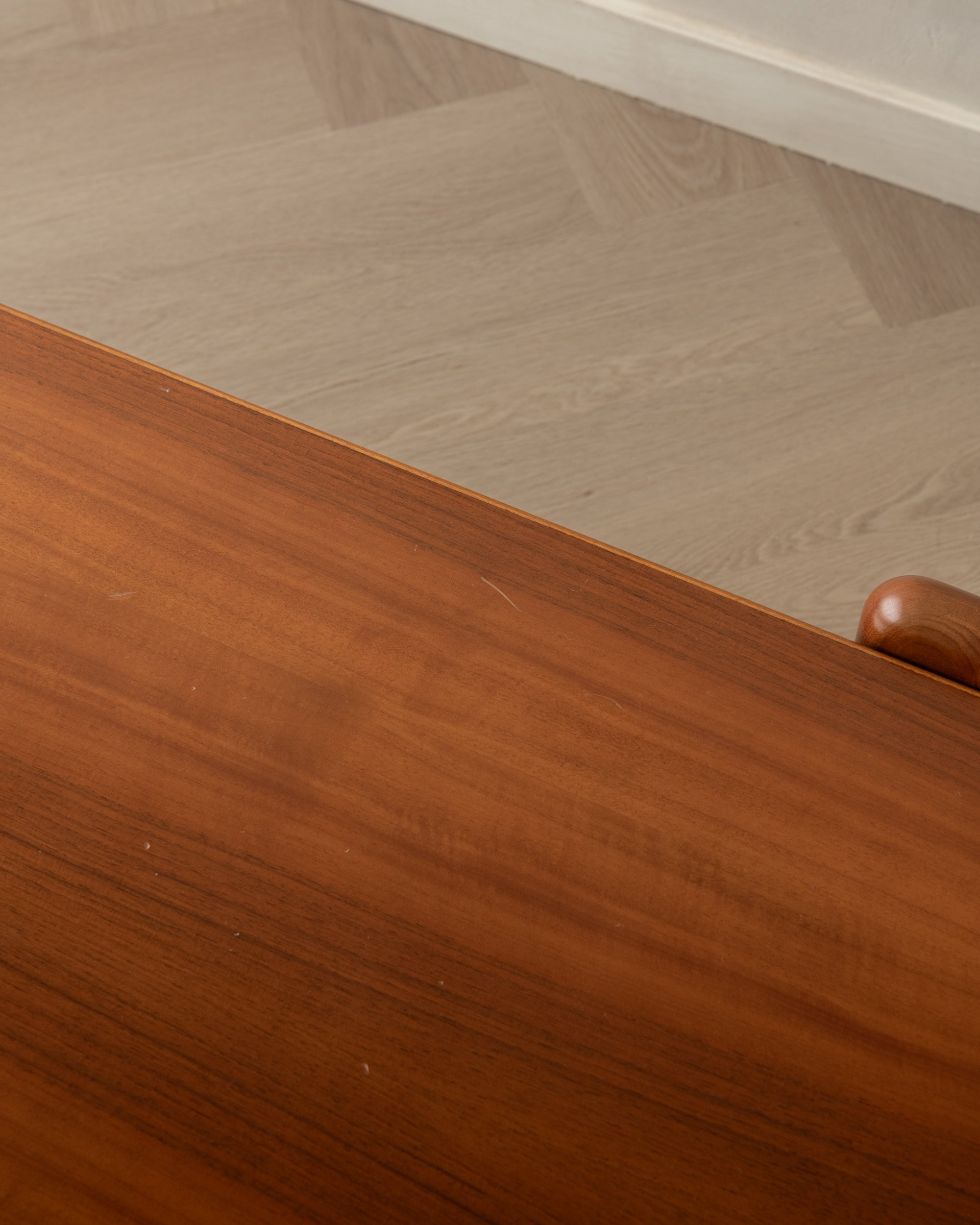 Mario_Marenco_Sapporo_Square_Coffee_Table_for_Mobil_Girgi_in_Walnut,_Italian_Modern_Design,_1970s