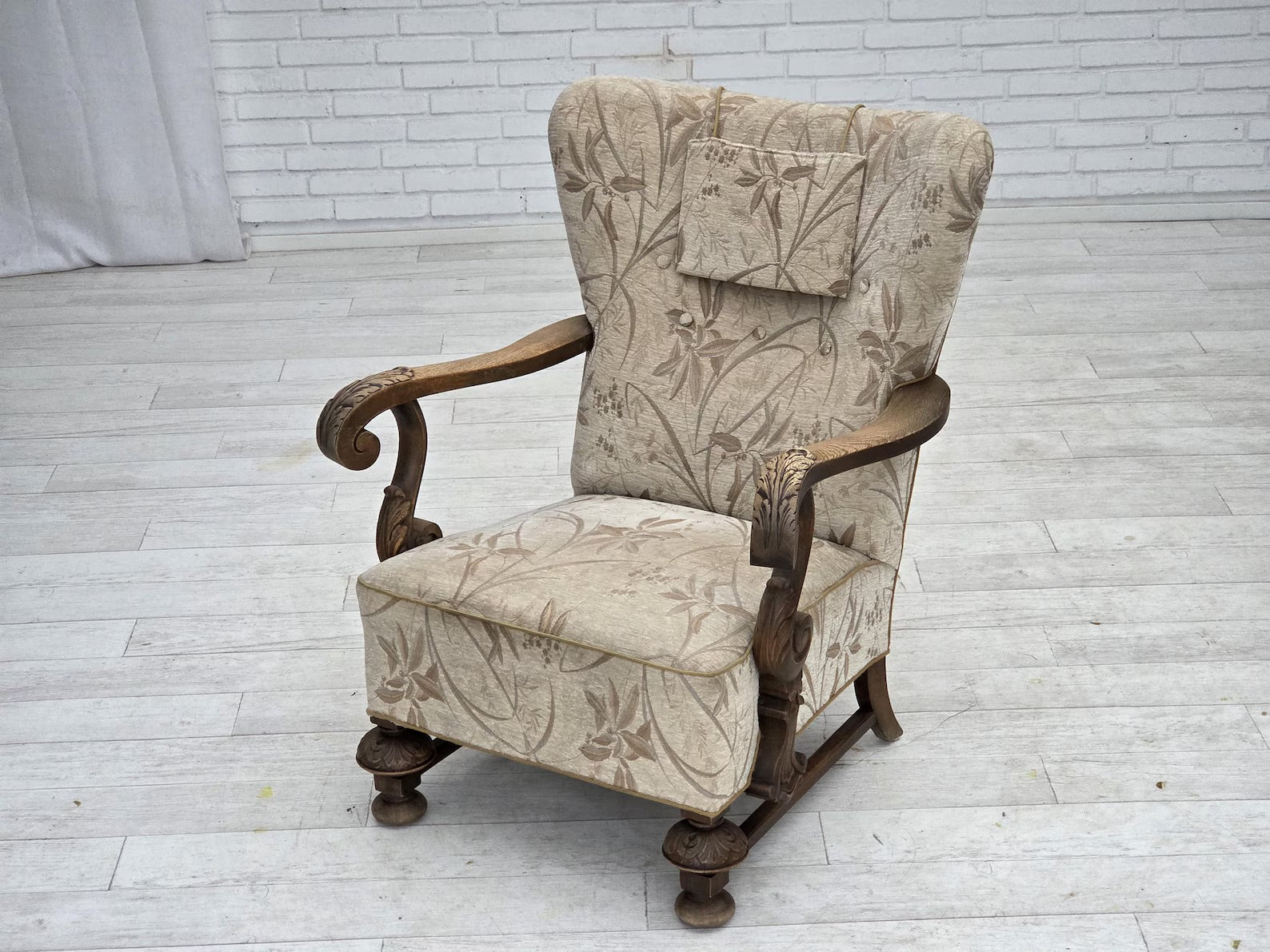 Scandinavian_Armchair,_Beige_&_Brown_Upholstery,_Oak_Frame_1950s_Denmark