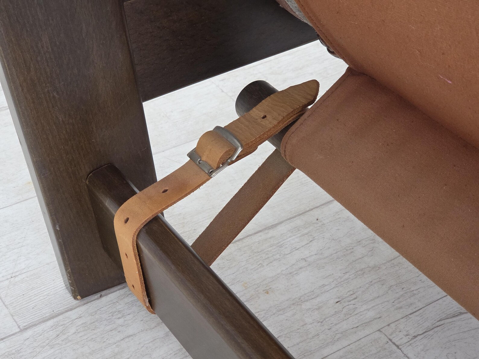 Scandinavian_Armchair,_Oak_and_Leather,_1970s