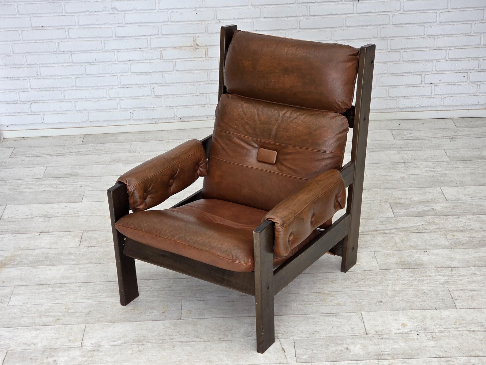 Scandinavian_Armchair,_Oak_and_Leather,_1970s