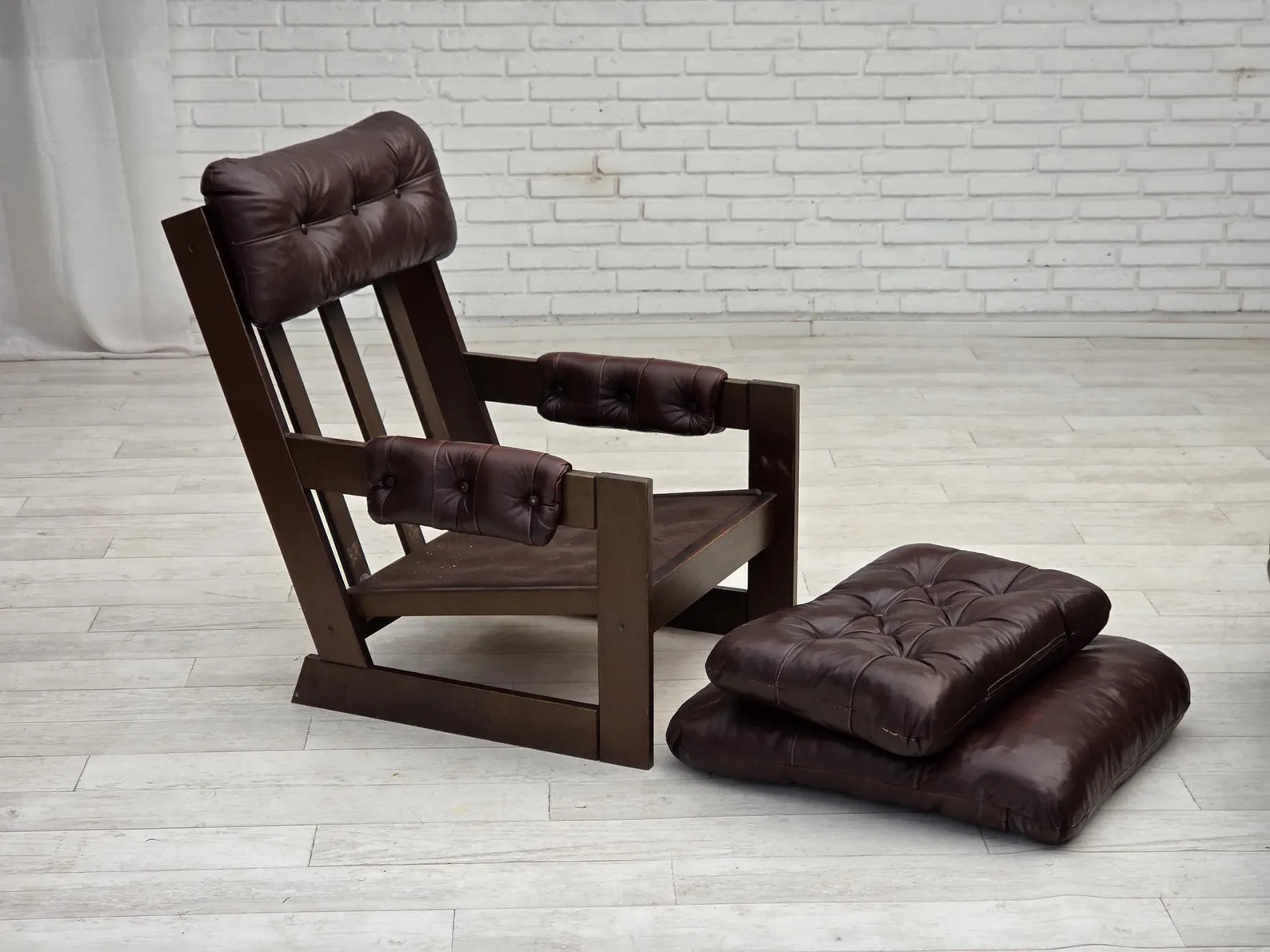 Scandinavian_Armchair,_Upholstered_&_Wood_Frame,_1970s_Denmark
