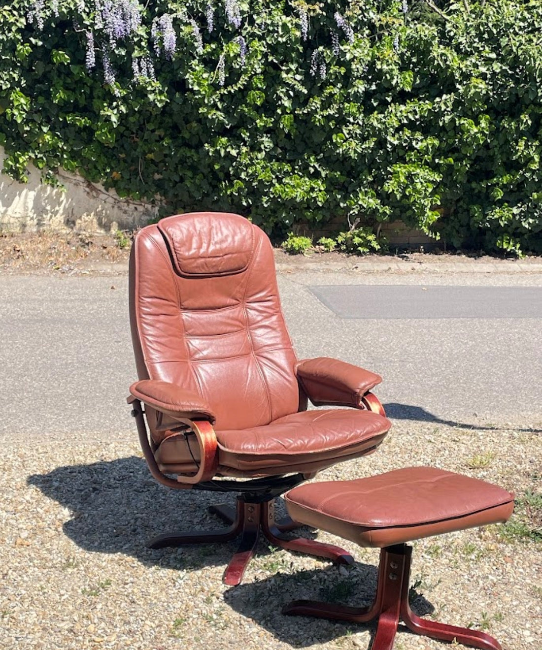 Set_of_Swivel_Lounge_Chair_with_Ottoman,1990s_Scandinavian_Style_Brown_Leather_Reclining