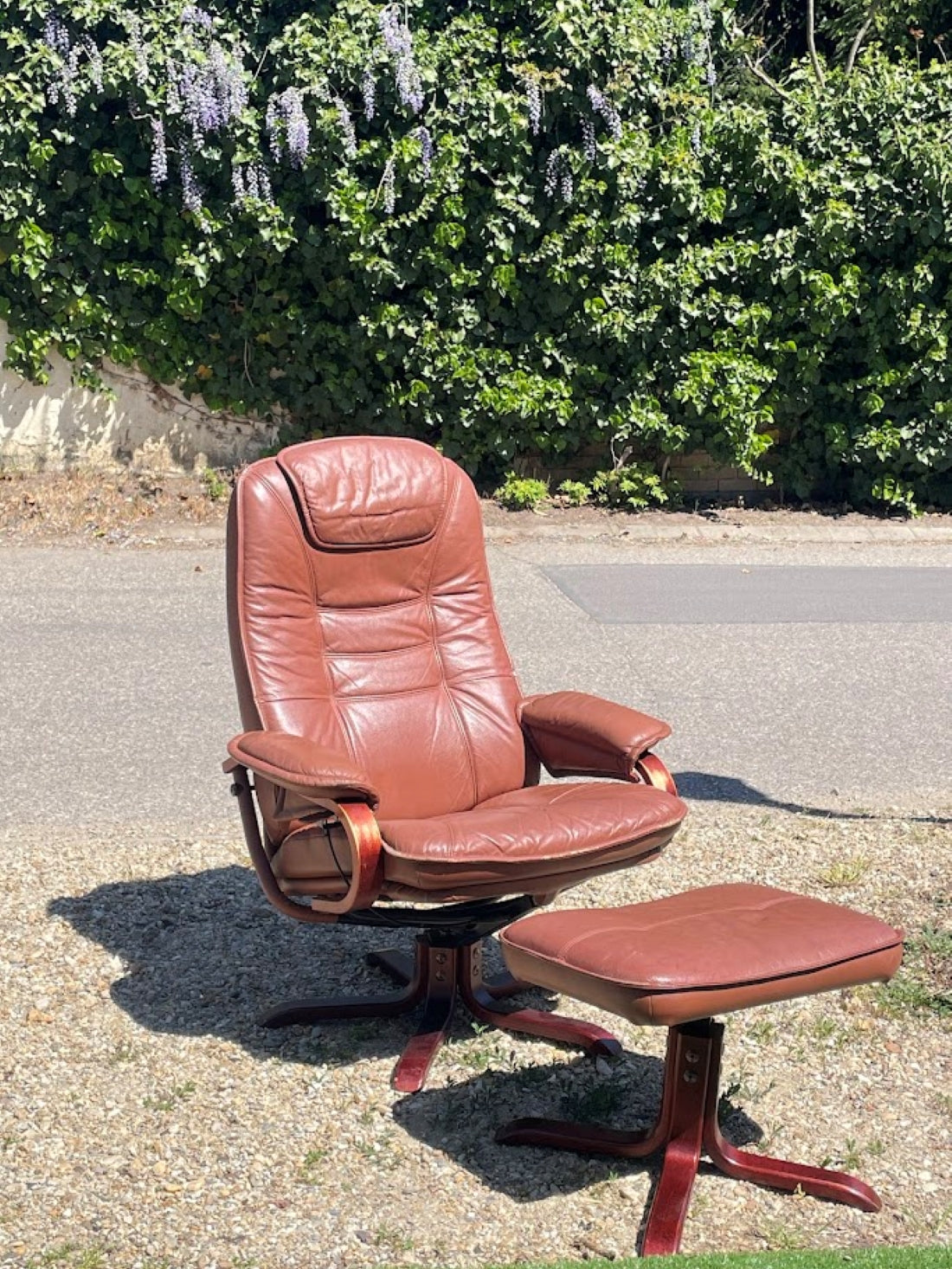Set_of_Swivel_Lounge_Chair_with_Ottoman,1990s_Scandinavian_Style_Brown_Leather_Reclining