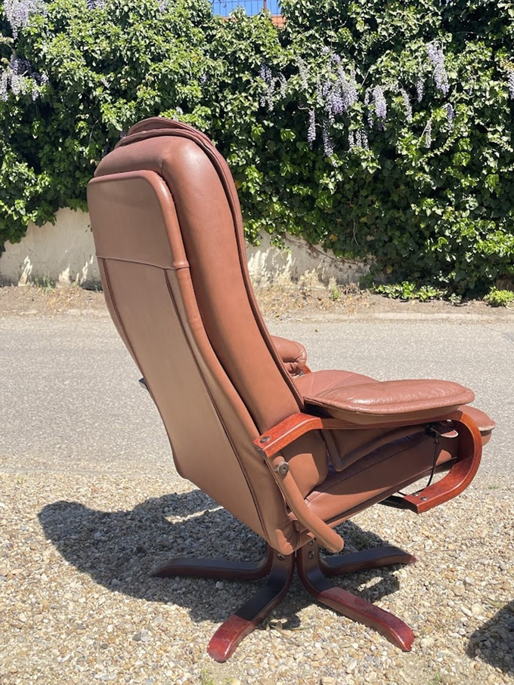 Set_of_Swivel_Lounge_Chair_with_Ottoman,1990s_Scandinavian_Style_Brown_Leather_Reclining
