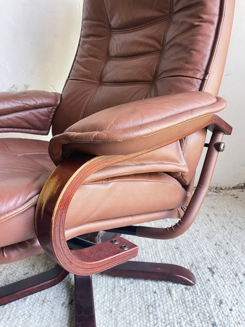 Set_of_Swivel_Lounge_Chair_with_Ottoman,1990s_Scandinavian_Style_Brown_Leather_Reclining