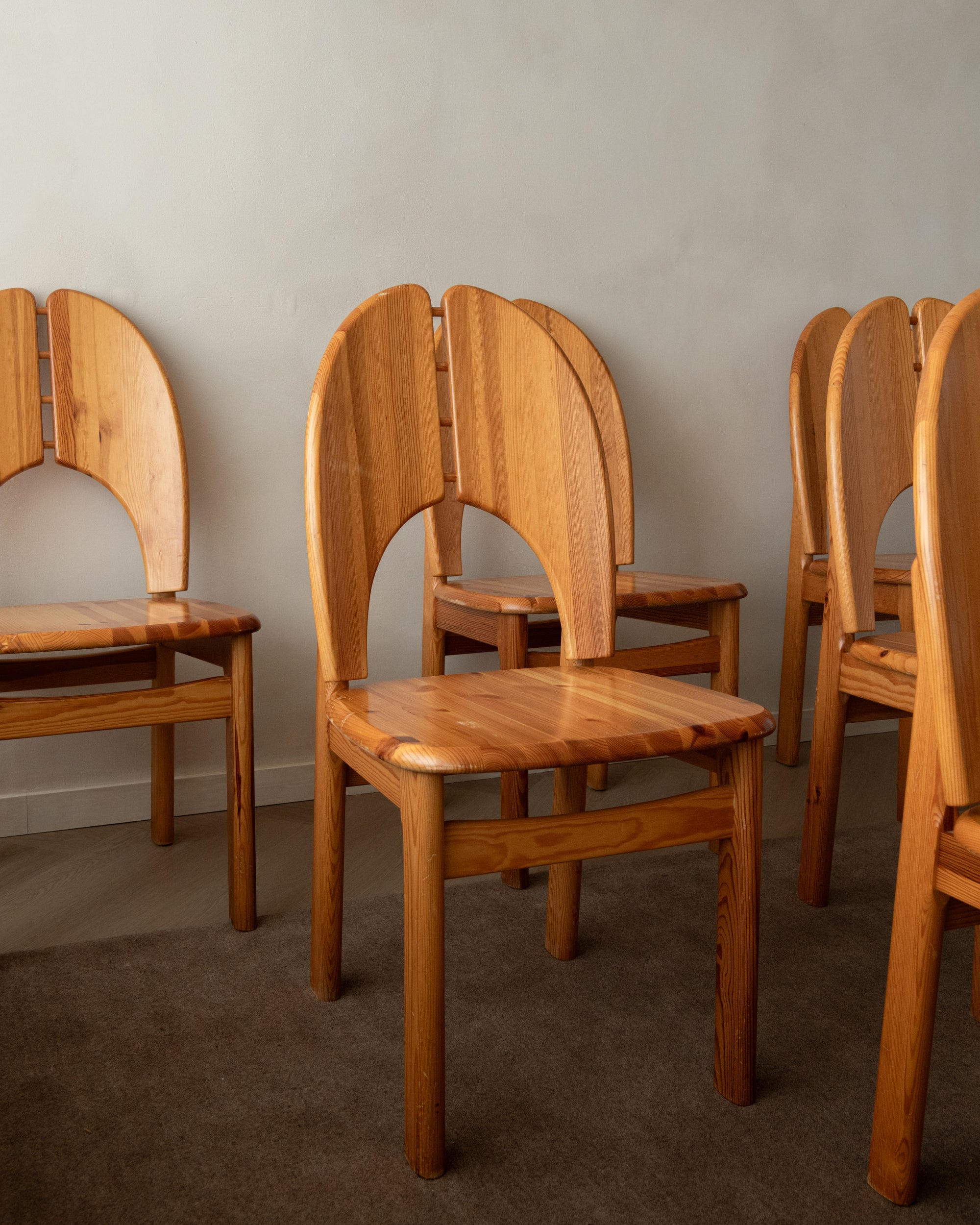 Set_of_6_Scandinavian_Solid_Pine_Dining_Chairs,_1970s