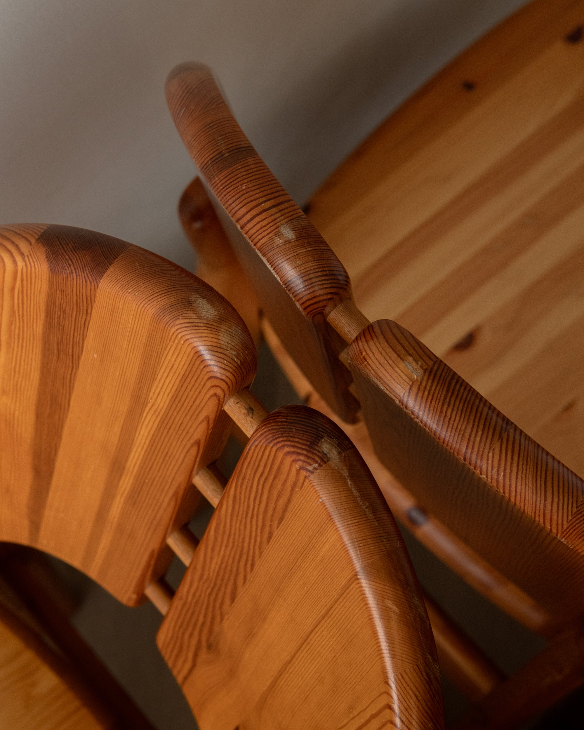 Set_of_6_Scandinavian_Solid_Pine_Dining_Chairs,_1970s