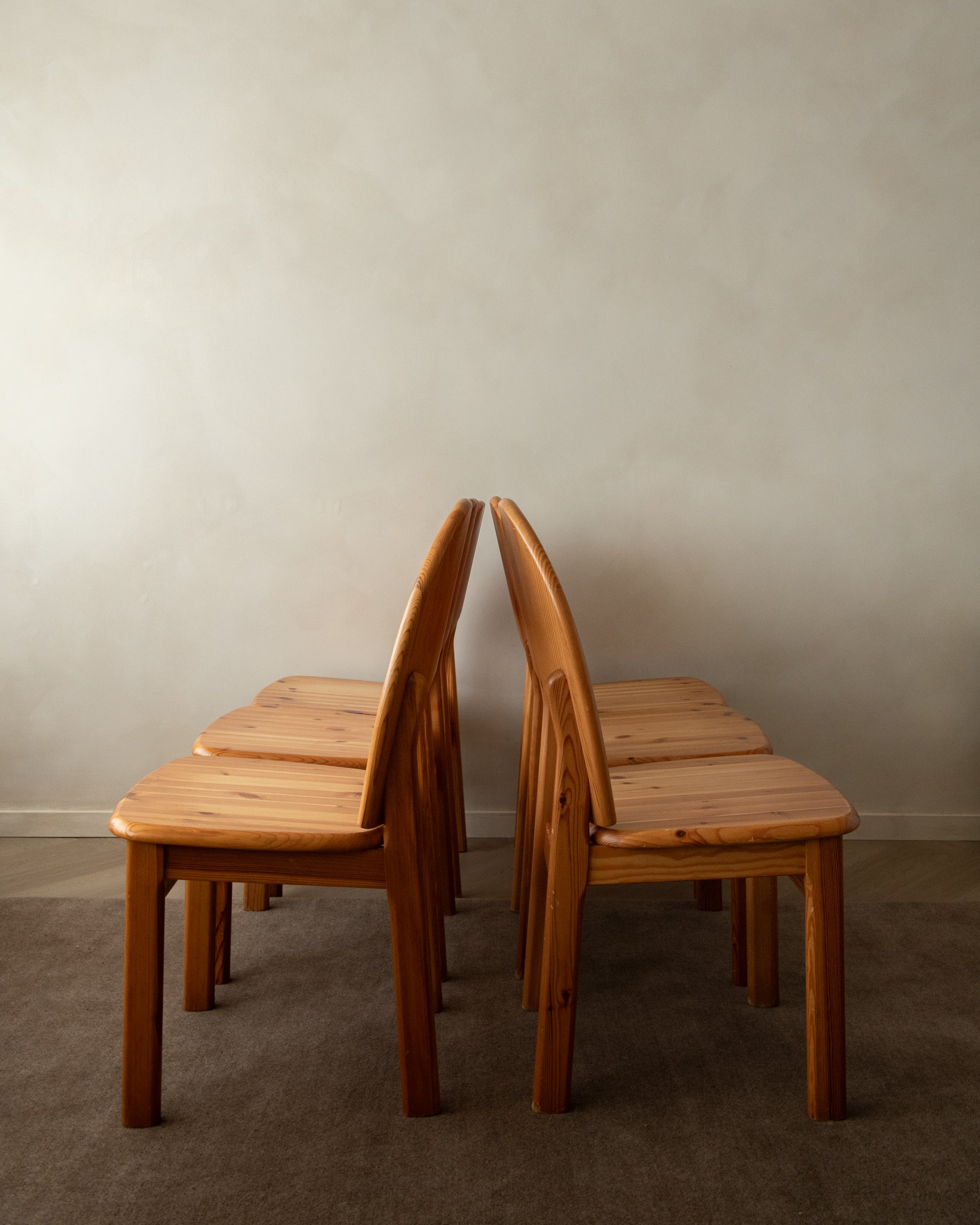 Set_of_6_Scandinavian_Solid_Pine_Dining_Chairs,_1970s