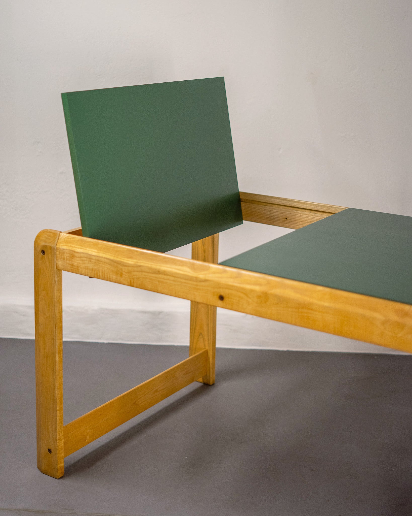 Scandinavian_Extending_Dining_Table_made_of_Oak_from_1960