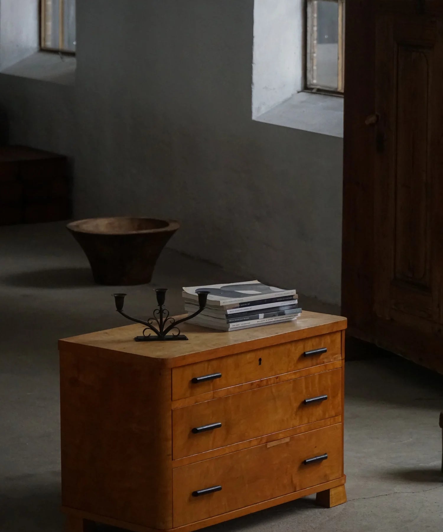Scandinavian_Functionalist_Birch_Chest_of_Drawers,_Swedish_Grace_Art_Deco_Design,_1930s_1940s