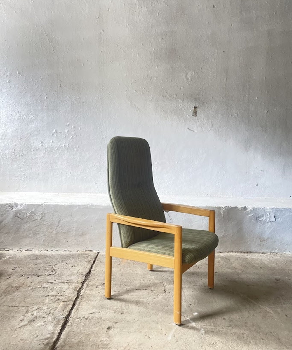 Scandinavian_High-Back_Lounge_Chair