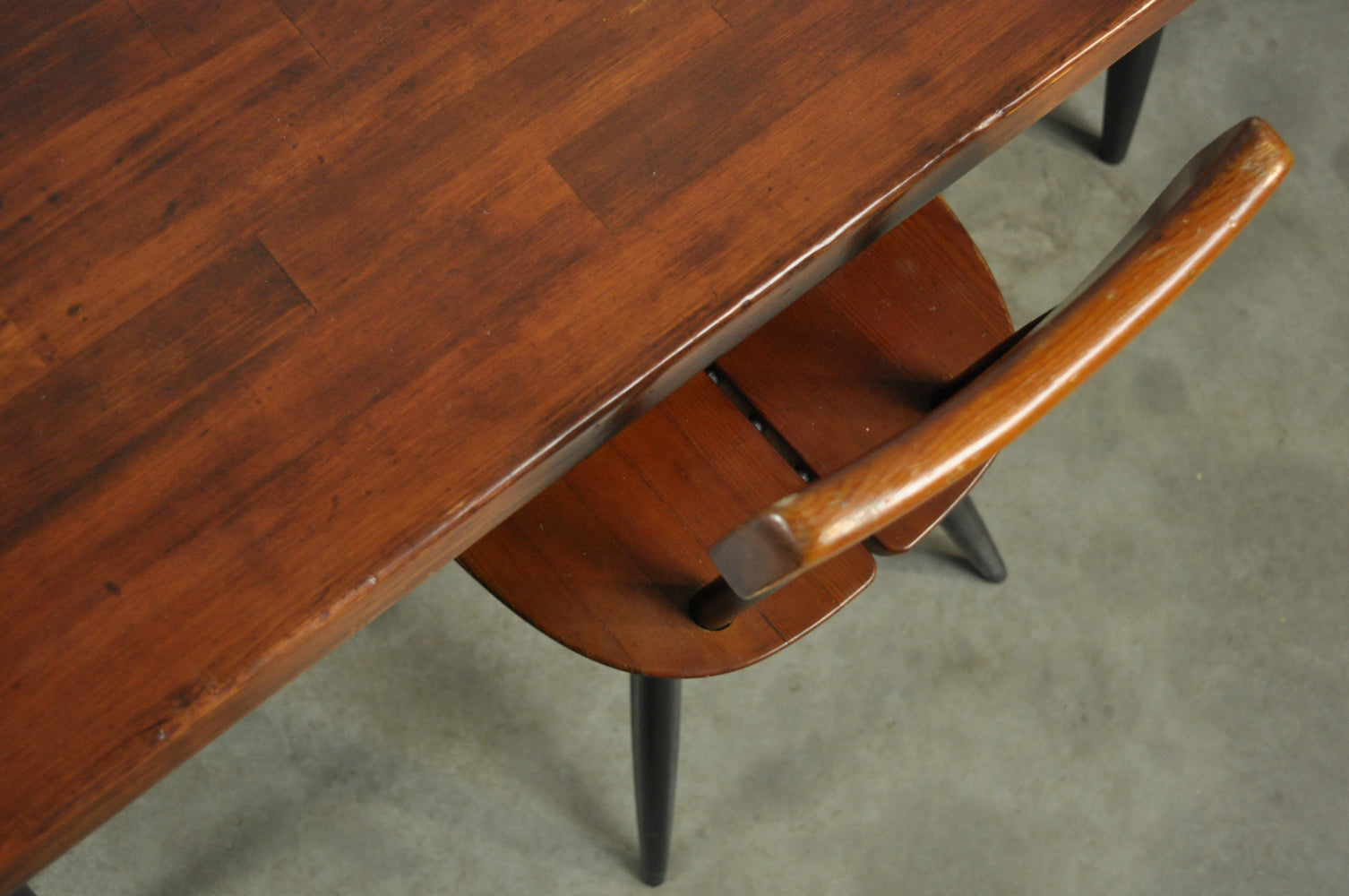 Scandinavian_LAUKAAN_PUU_“Pirkka”_dining_table_by_Ilmari_Tapiovaara,_Finland_1950s