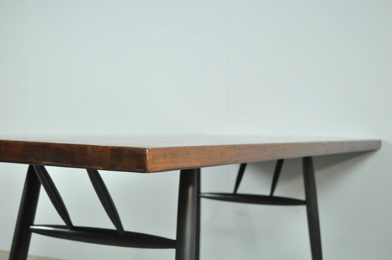 Scandinavian_LAUKAAN_PUU_“Pirkka”_dining_table_by_Ilmari_Tapiovaara,_Finland_1950s