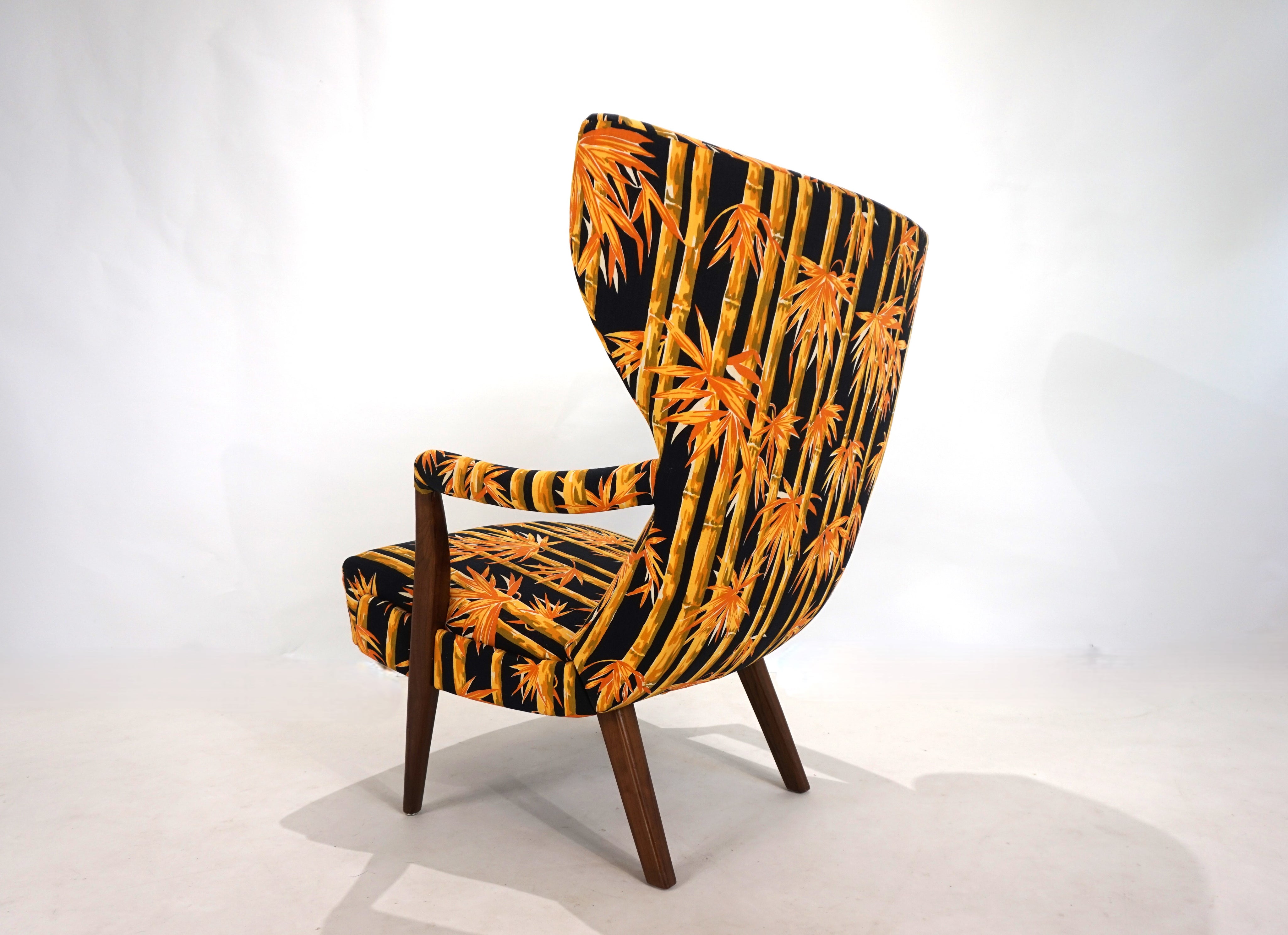 Scandinavian_lounge_chair_Wingchair,_1960