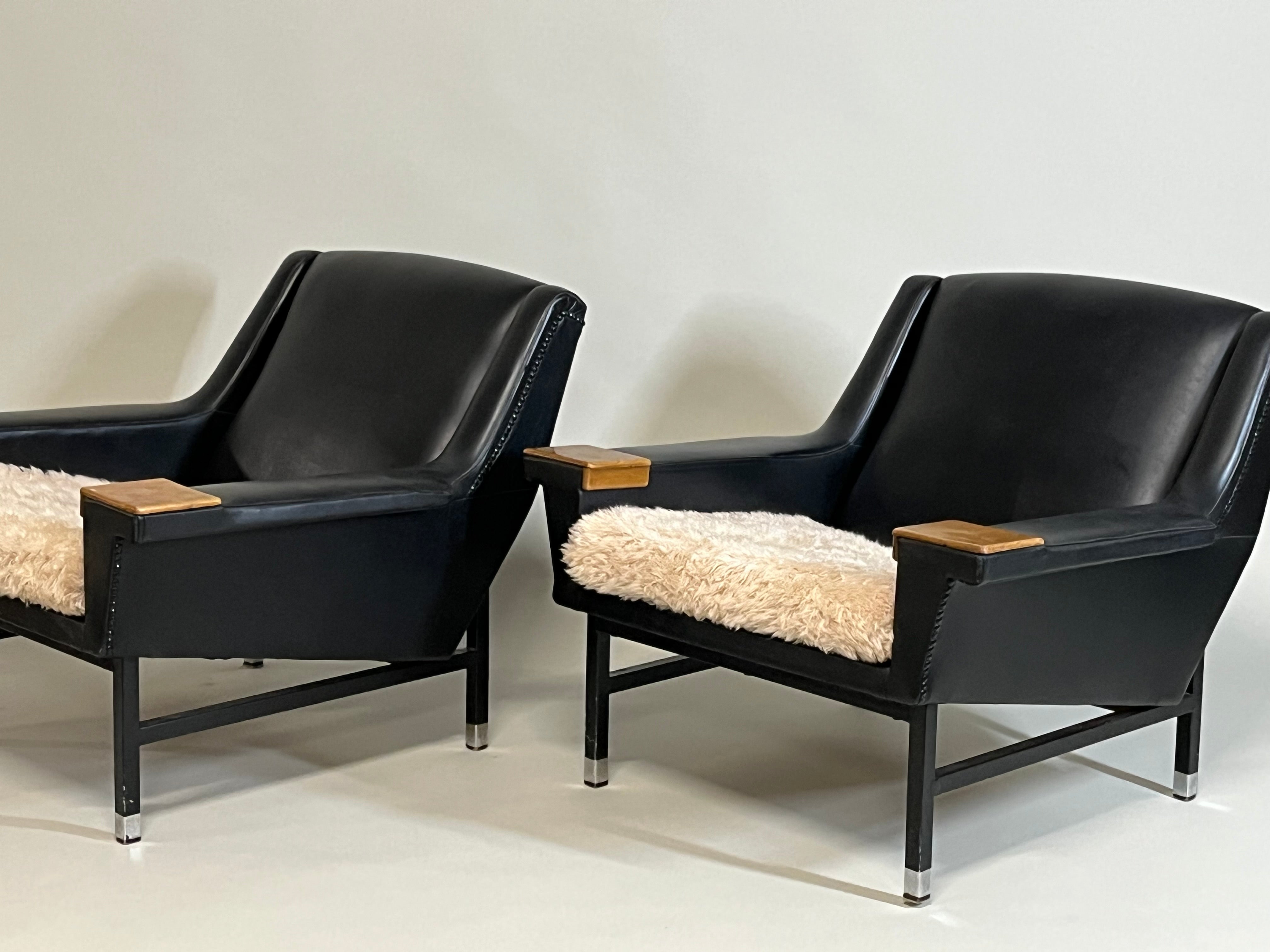 Set_of_2_Scandinavian_Lounge_Chairs_from_1960s