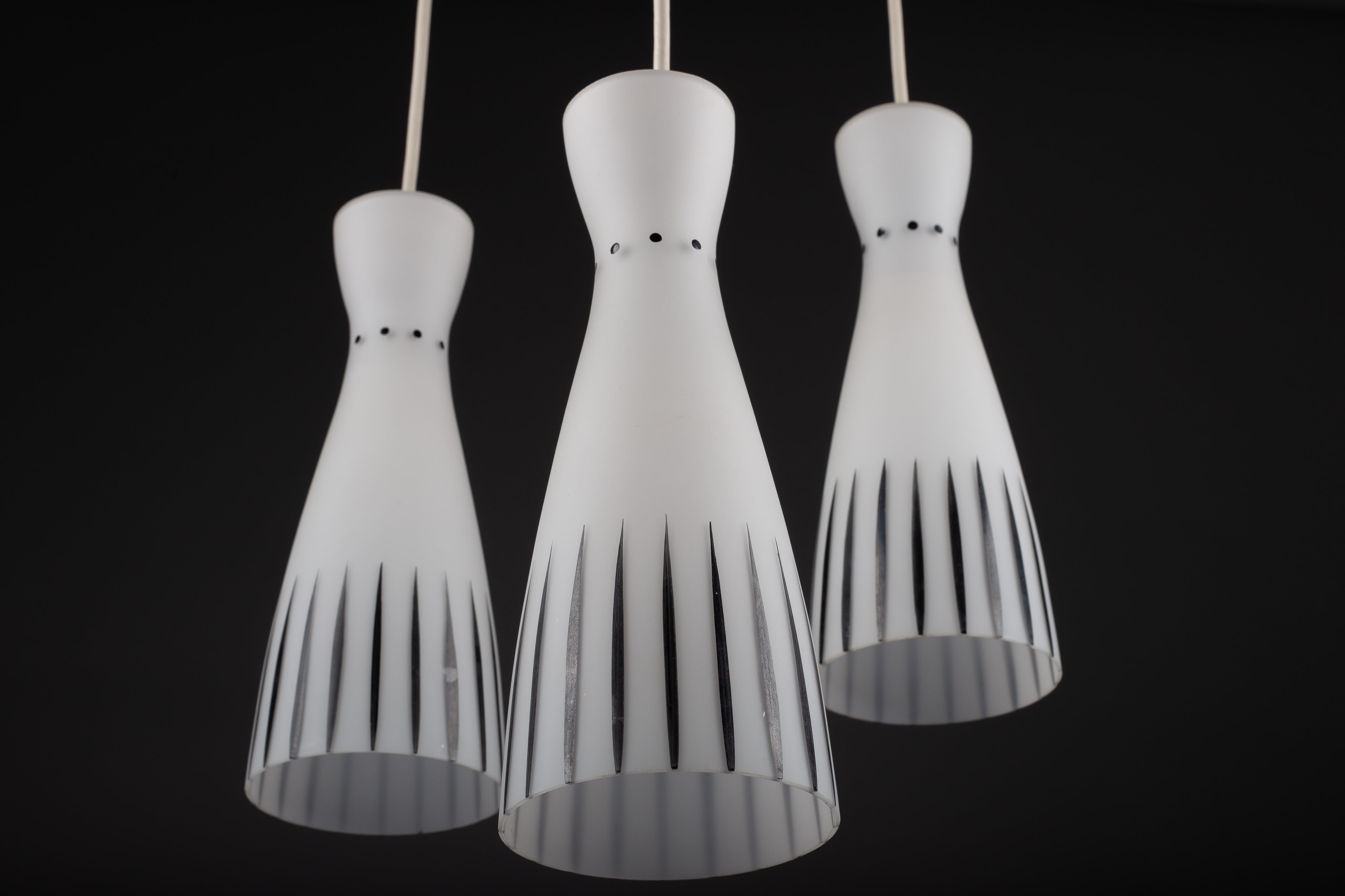 Scandinavian_Glass_Ceiling_Lamp,_Mid-Century_Modern