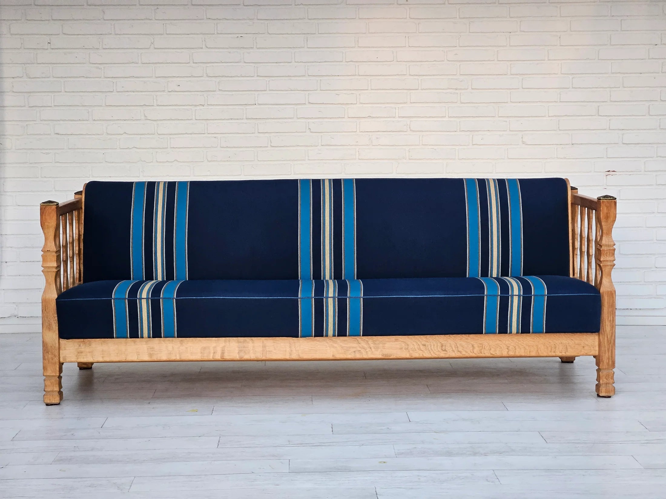 Scandinavian_Mid-Century_Sofa_Bed,_1970s_Denmark