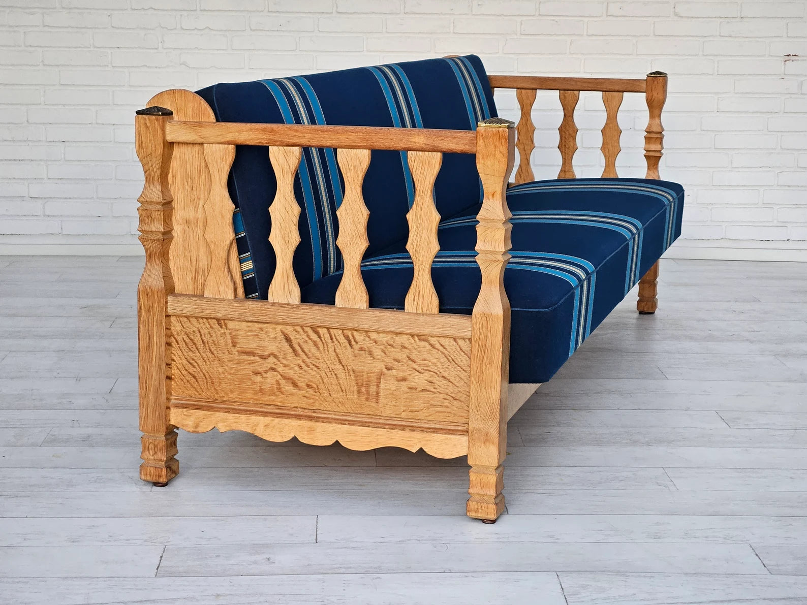 Scandinavian_Mid-Century_Sofa_Bed,_1970s_Denmark