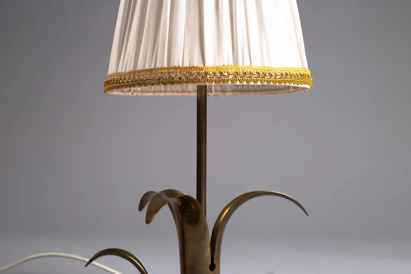 Scandinavian_Modern_Brass_Table_Lamp_“Liljan”,_1950s