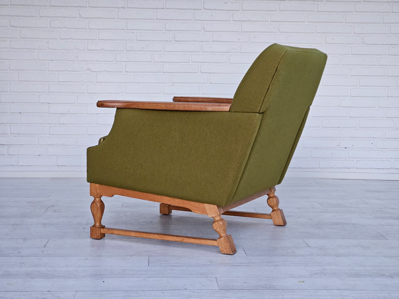 Scandinavian_Modern_Chaise_Lounge,_1970s_Denmark