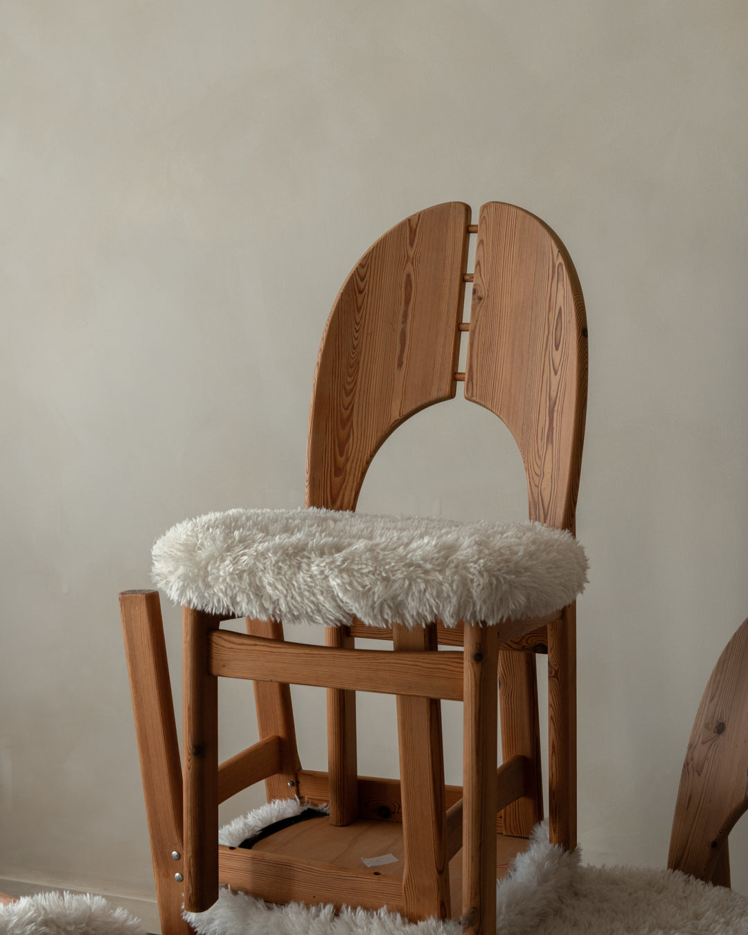 Set_of_4_Scandinavian_Pine_Dining_Chairs_in_the_Style_of_Niels_Koefoed,_Denmark_1970s