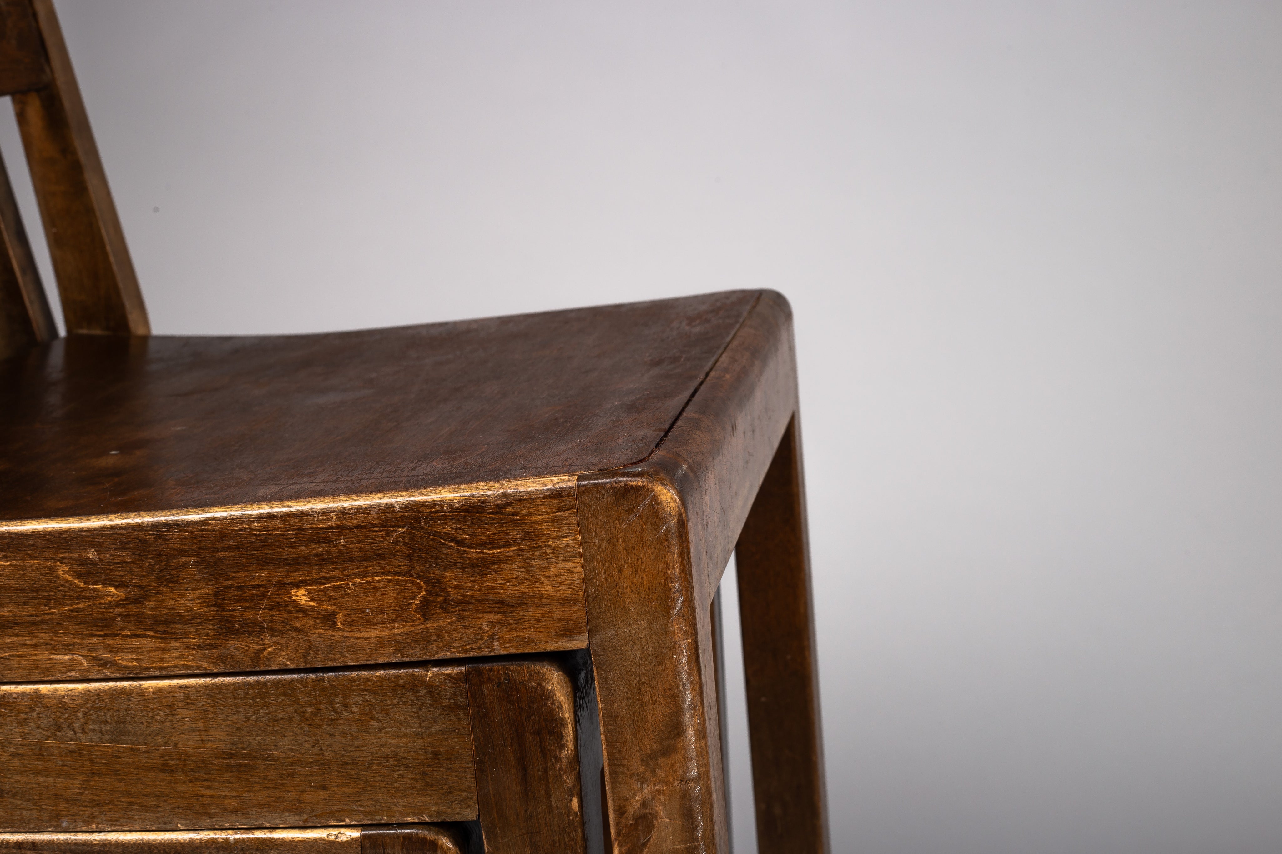 Set_of_5_Sven_Markelius_Birch_Stacking_Chairs,_1930s