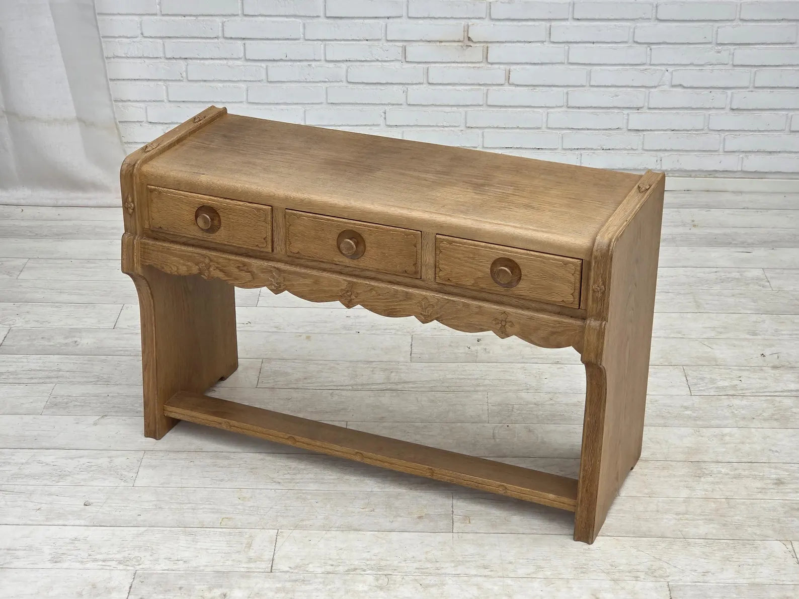 Scandinavian_Modern_Teak_Dresser,_1970s_Denmark