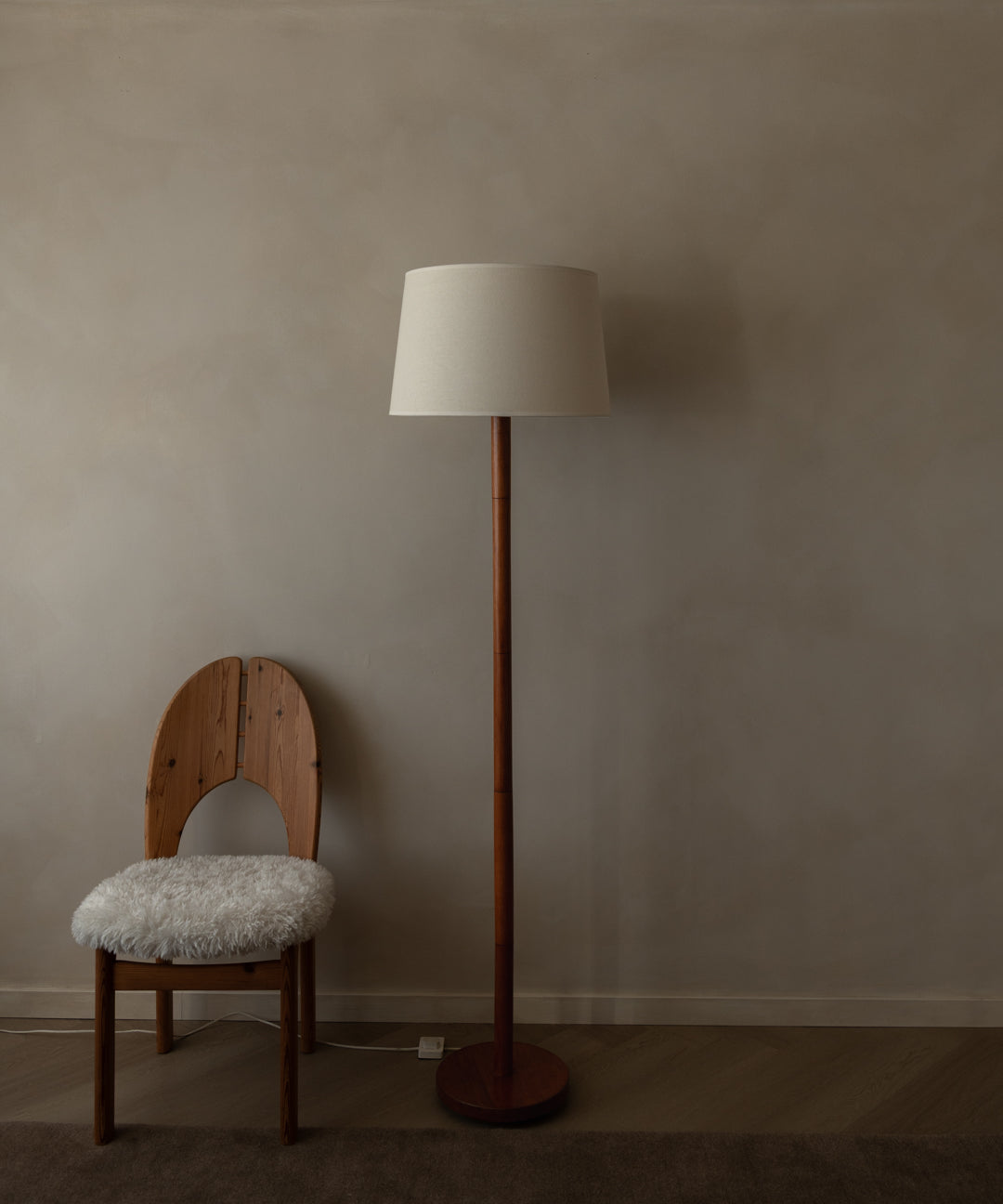 Scandinavian_Modern_Teak_Floor_Lamp_with_Fabric_Shade,_1960s–1970s