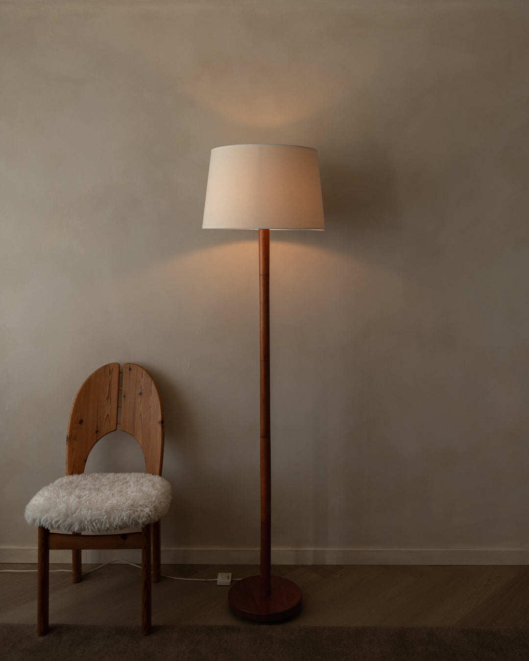 Scandinavian_Modern_Teak_Floor_Lamp_with_Fabric_Shade,_1960s–1970s