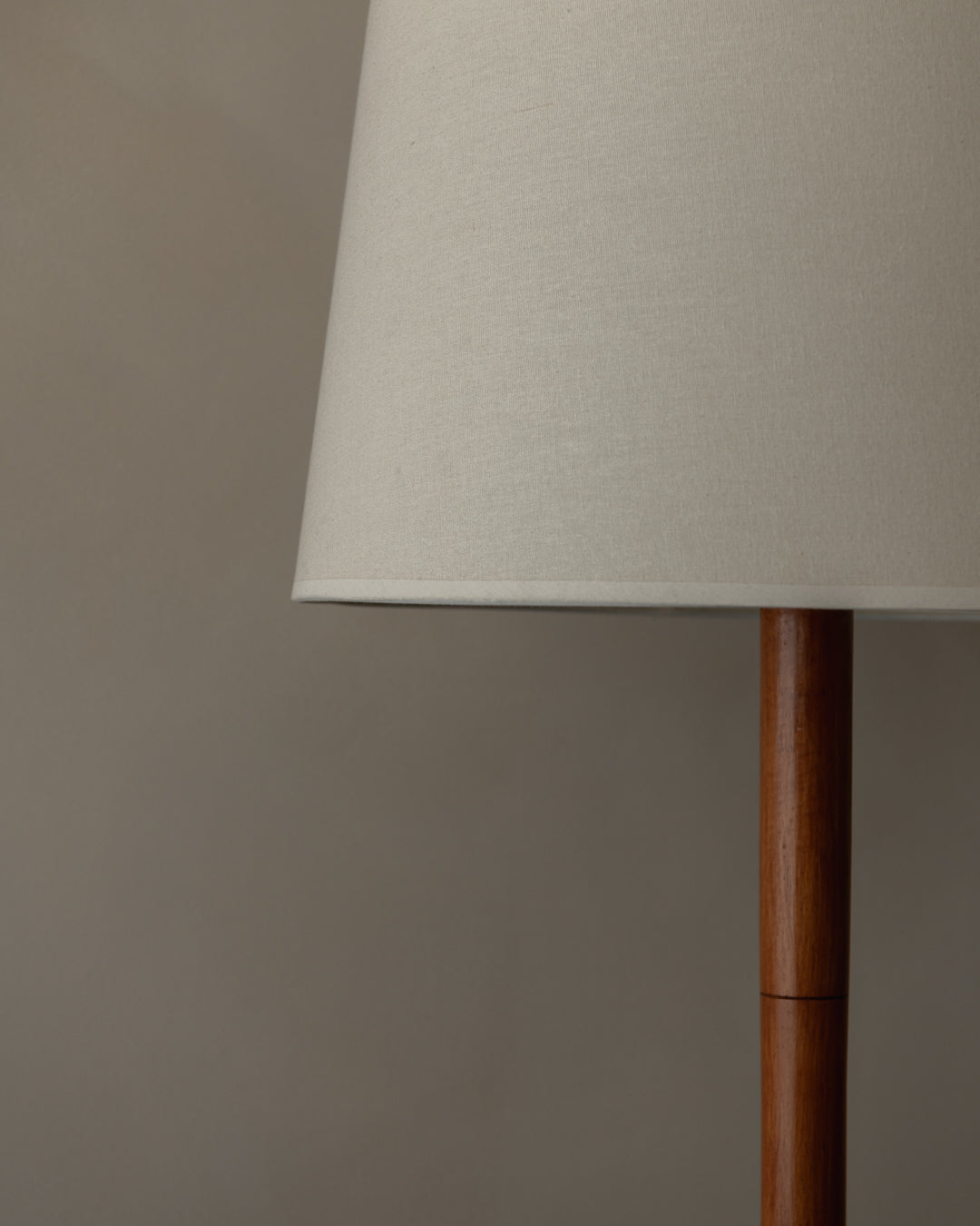Scandinavian_Modern_Teak_Floor_Lamp_with_Fabric_Shade,_1960s–1970s