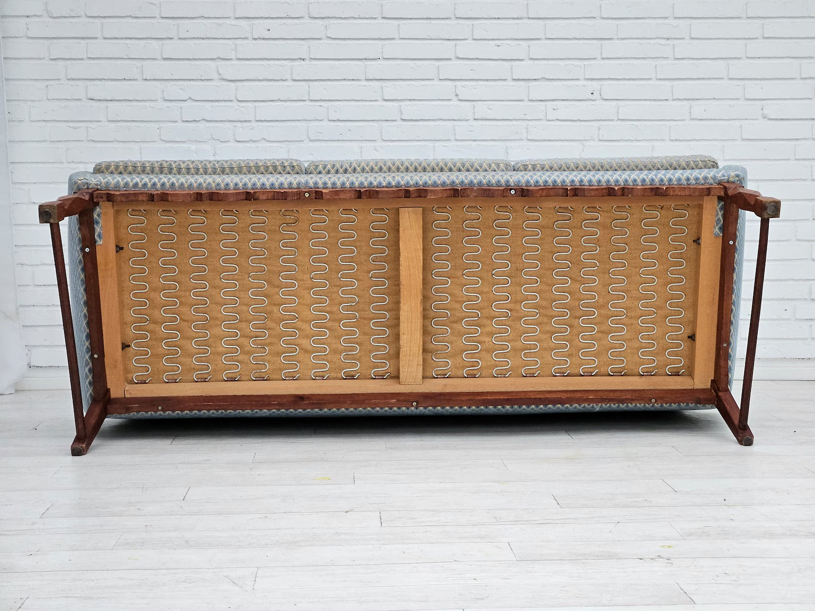 Scandinavian_Modern_Three-Seater_Sofa,_1970s_Denmark