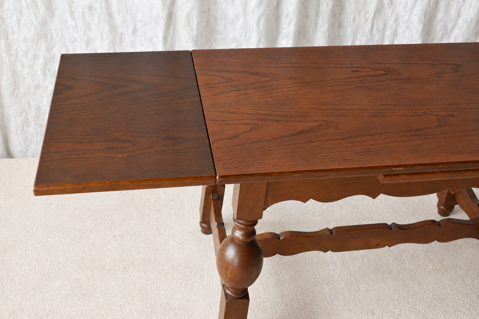 Scandinavian_Modern_Oak_Draw-Leaf_Extending_Coffee_Table_with_Baluster_Legs,_circa_1960s-1970s