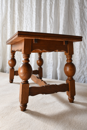 Scandinavian_Modern_Oak_Draw-Leaf_Extending_Coffee_Table_with_Baluster_Legs,_circa_1960s-1970s