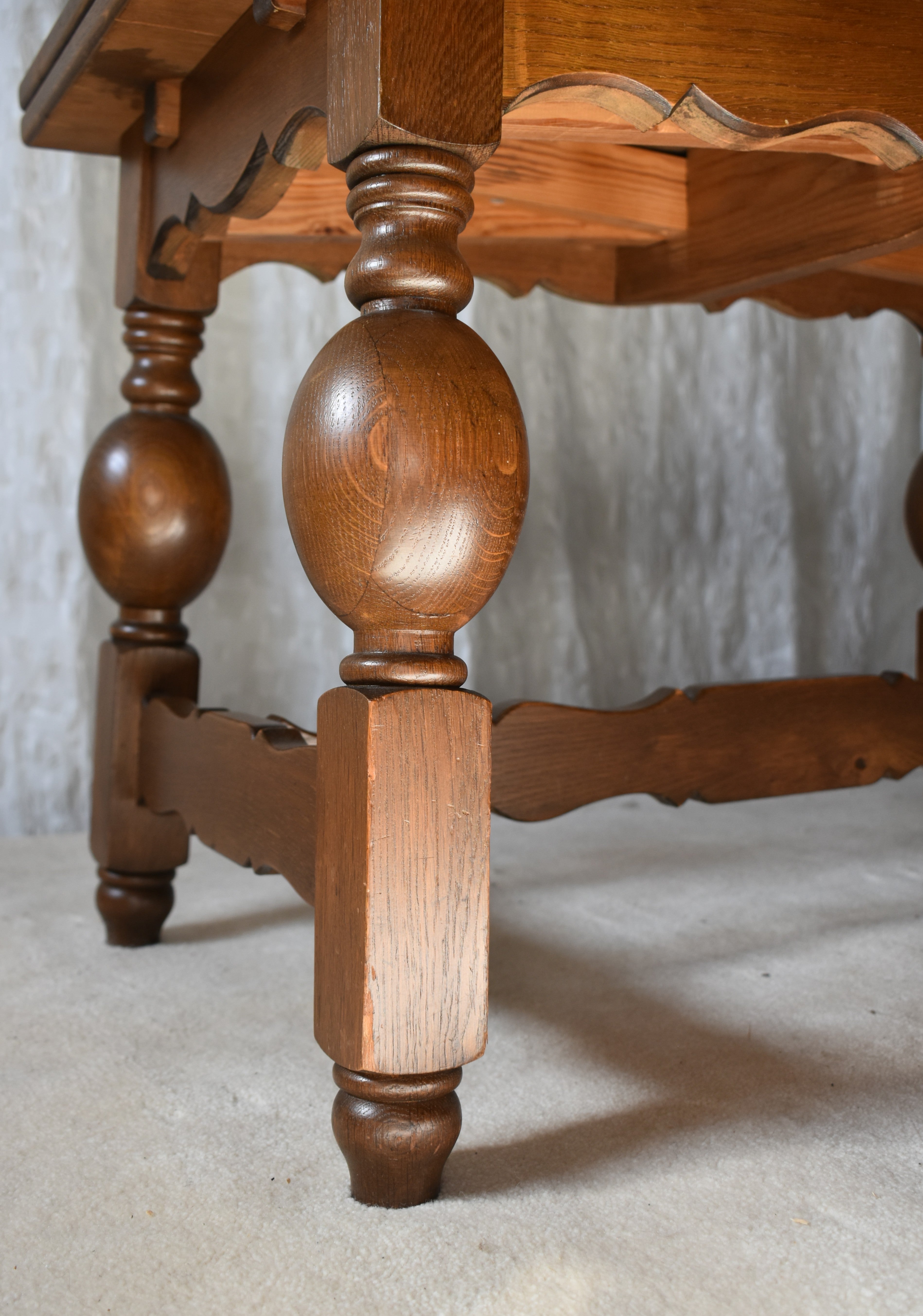 Scandinavian_Modern_Oak_Draw-Leaf_Extending_Coffee_Table_with_Baluster_Legs,_circa_1960s-1970s