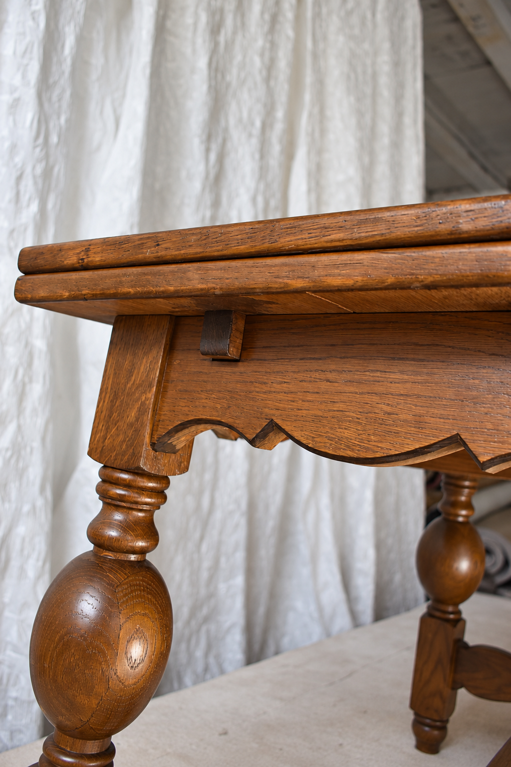 Scandinavian_Modern_Oak_Draw-Leaf_Extending_Coffee_Table_with_Baluster_Legs,_circa_1960s-1970s