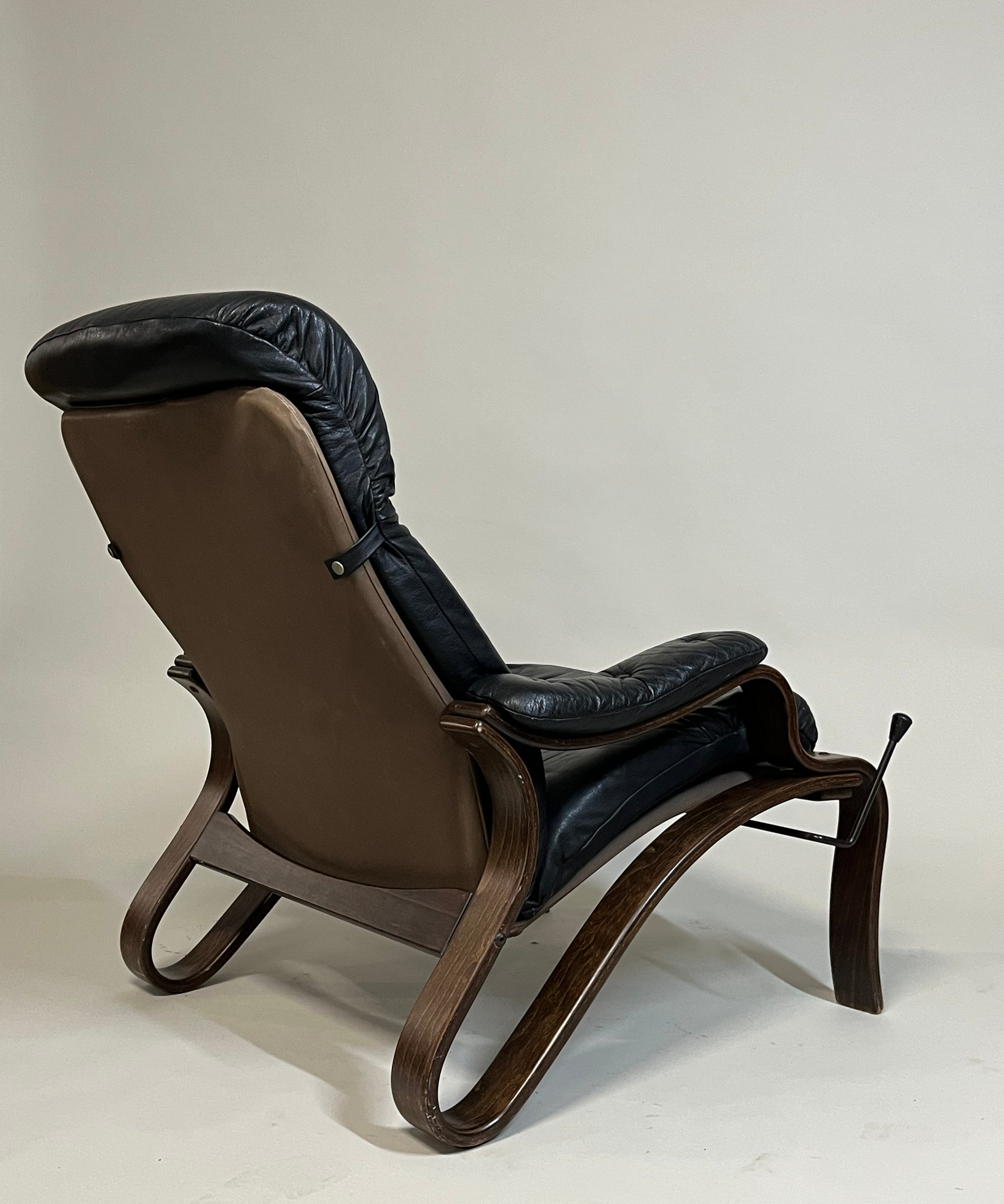 Reclining_Scandinavian_Lounge_Chair_from_1960s