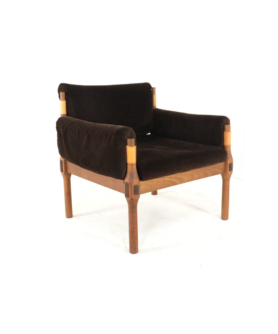 Scandinavian_Safari_Lounge_Armchair_in_Corduroy,_1960s–70s
