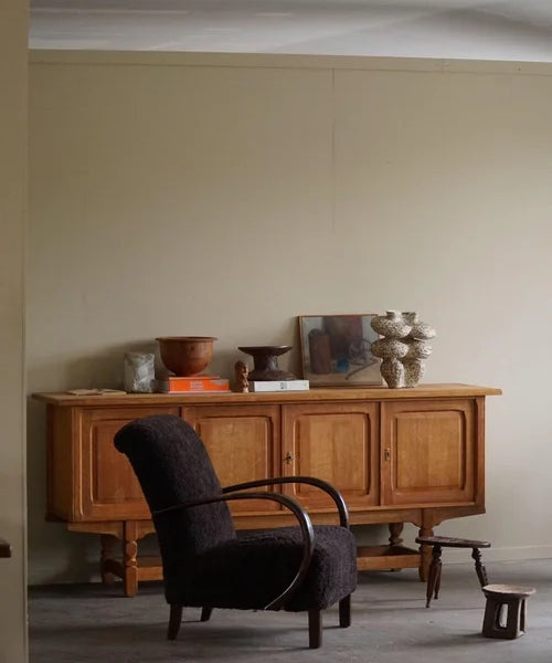 Scandinavian_Minimalist_Wooden_Bench