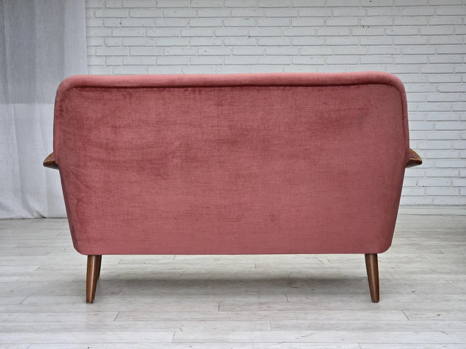 Scandinavian_Two-Seater_Sofa,_1970s_Sweden